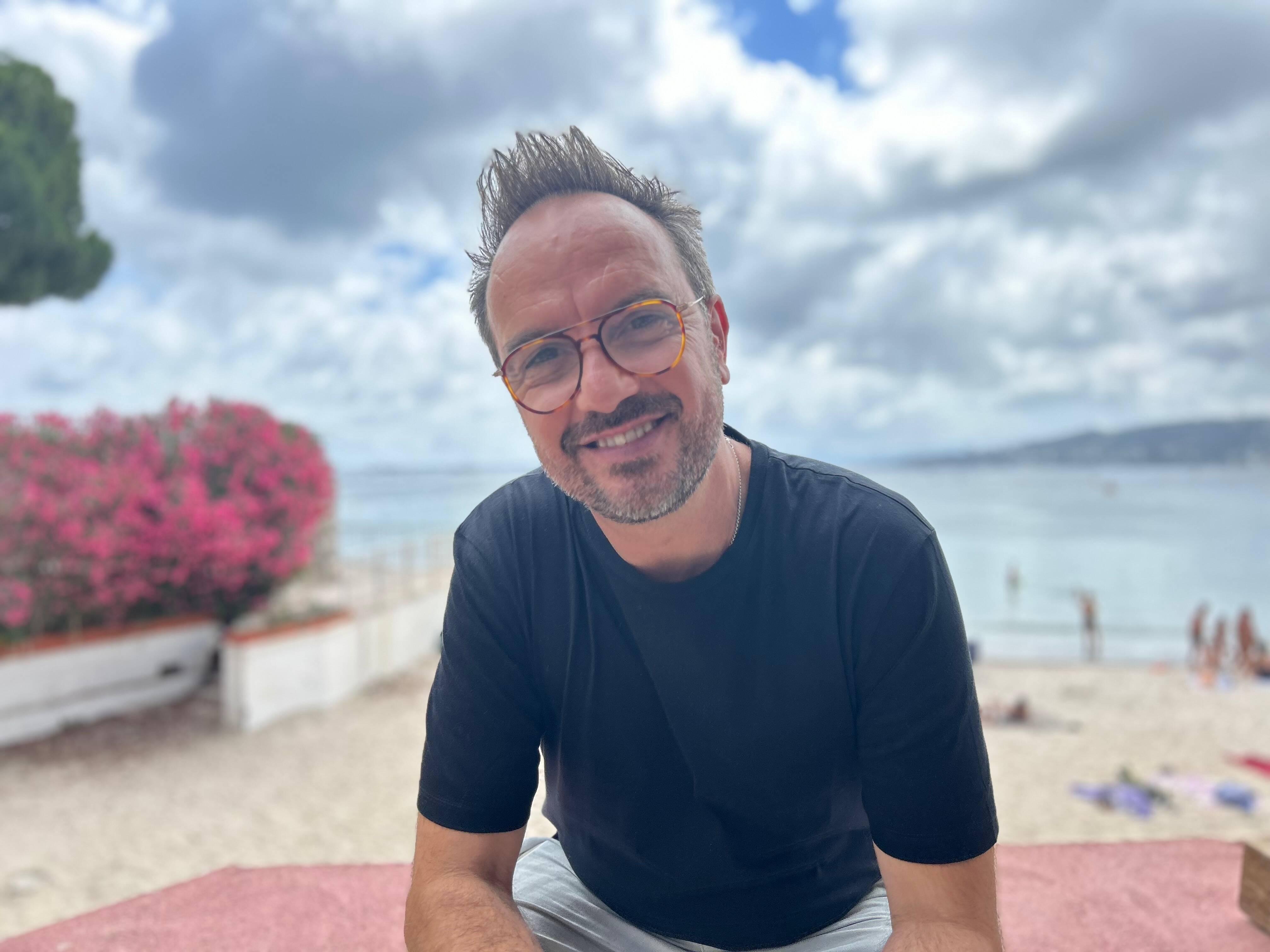 "Cette région m'a adopté": l'humoriste et animateur de télé Jarry, azuréen depuis 4 ans, se confie sur sa vie ici