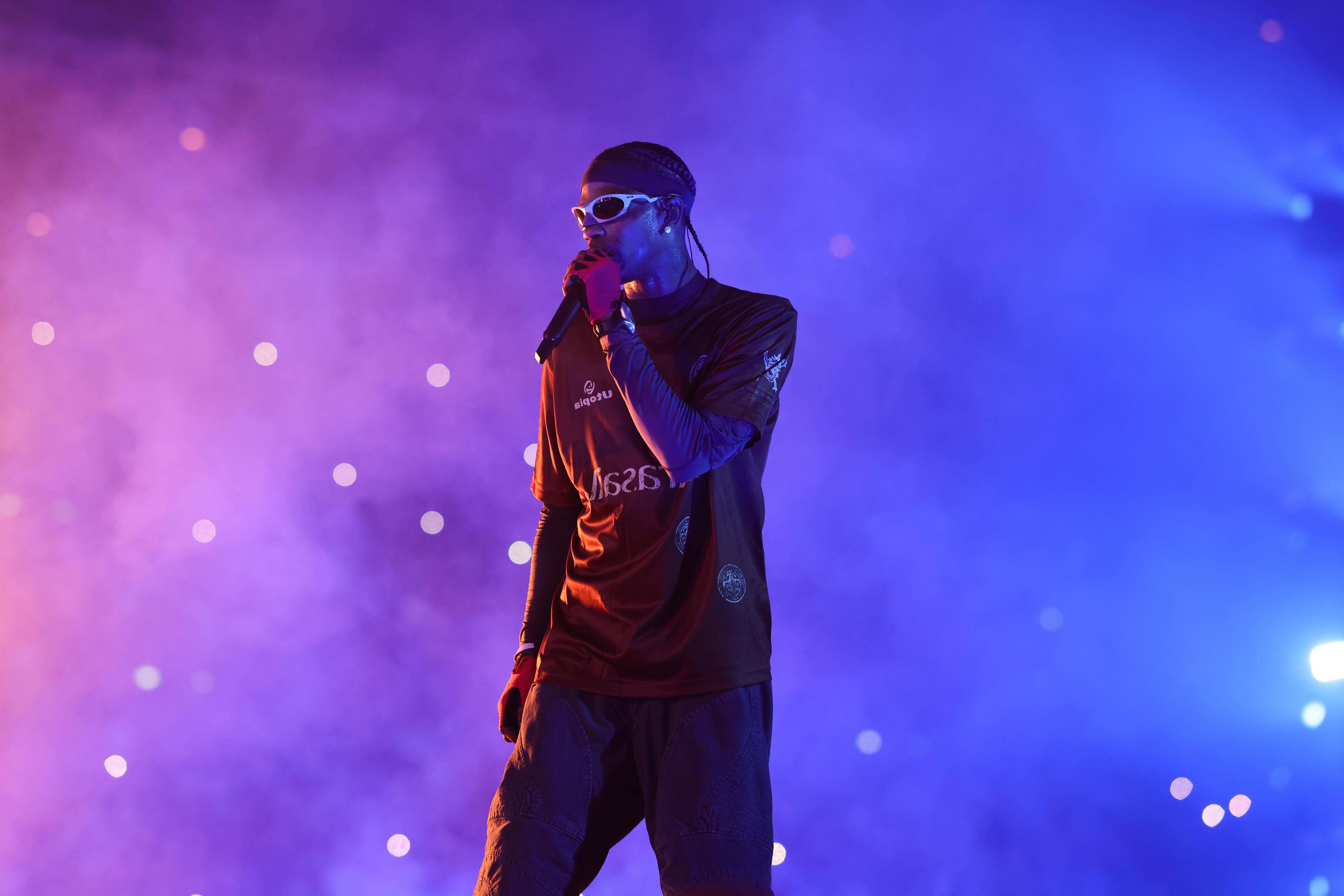 "Quelqu'un était derrière moi, il m'a arraché mon collier": plusieurs plaintes déposées pour des vols au concert de Travis Scott à Nice