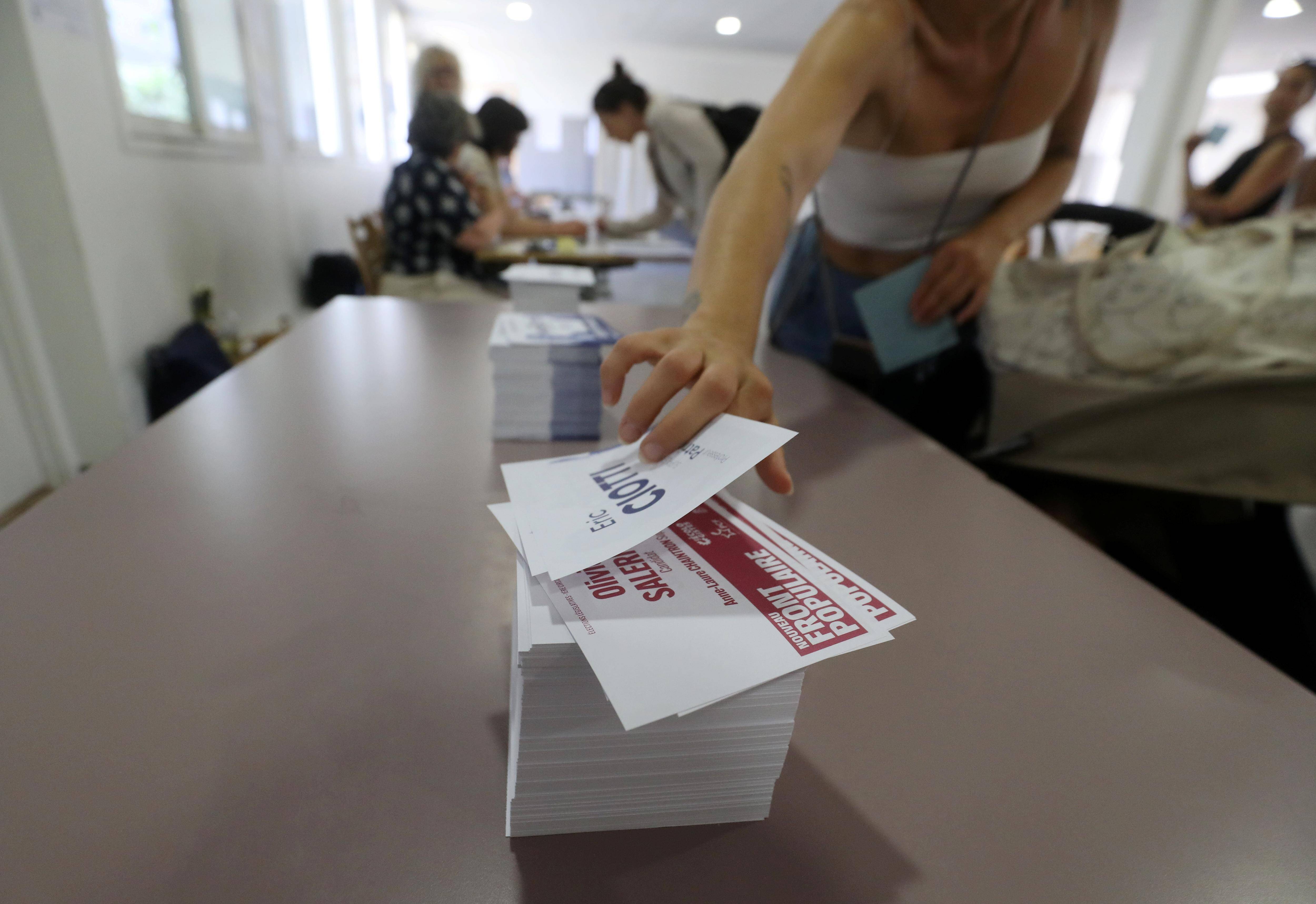 Législatives: À midi, le taux de participation est en hausse dans les Alpes-Maritimes