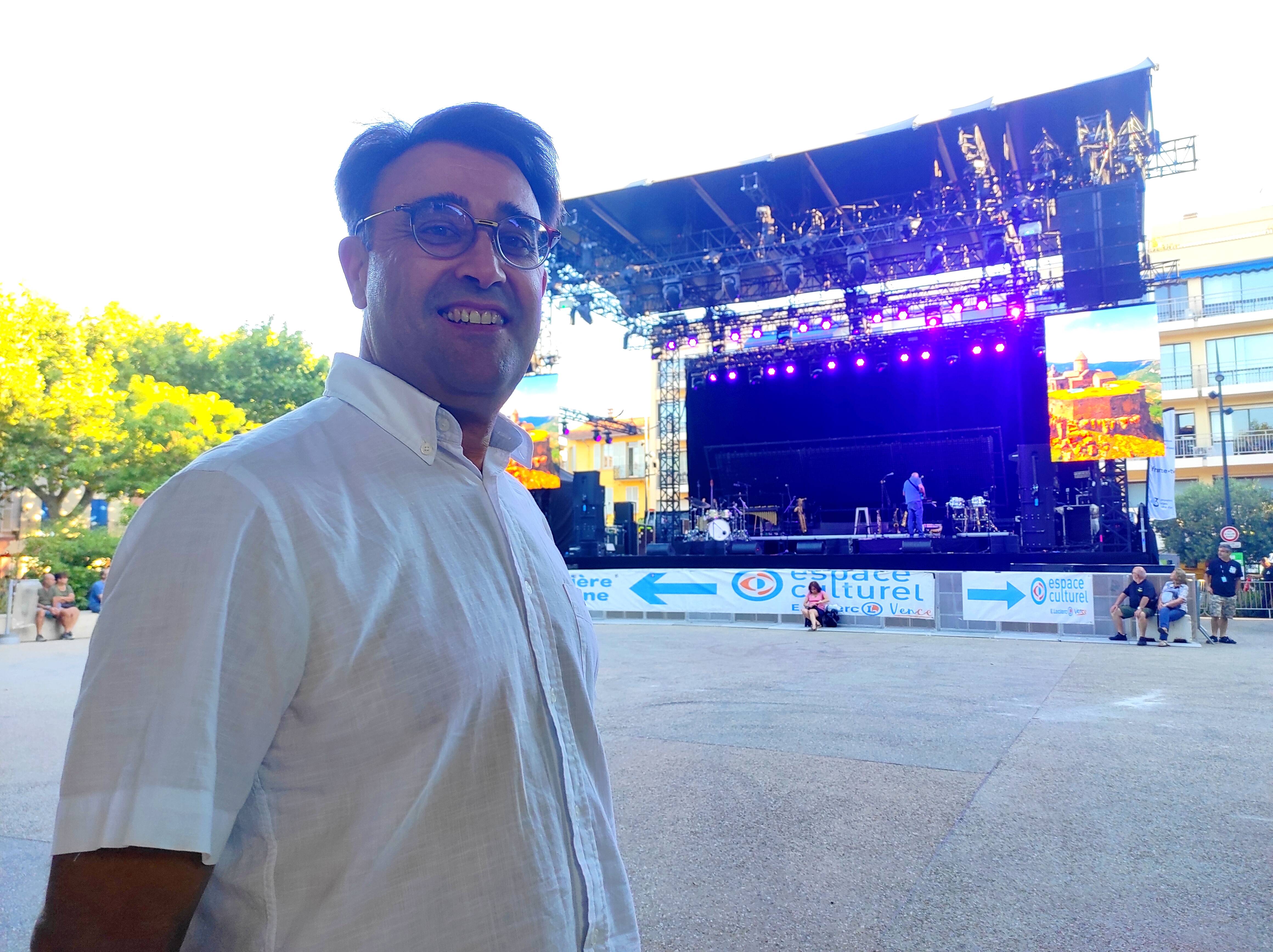 "Je ne pense pas qu'on soit nombreux dans mon cas": ce fan assiste à tous les concerts des Nuits du Sud à Vence