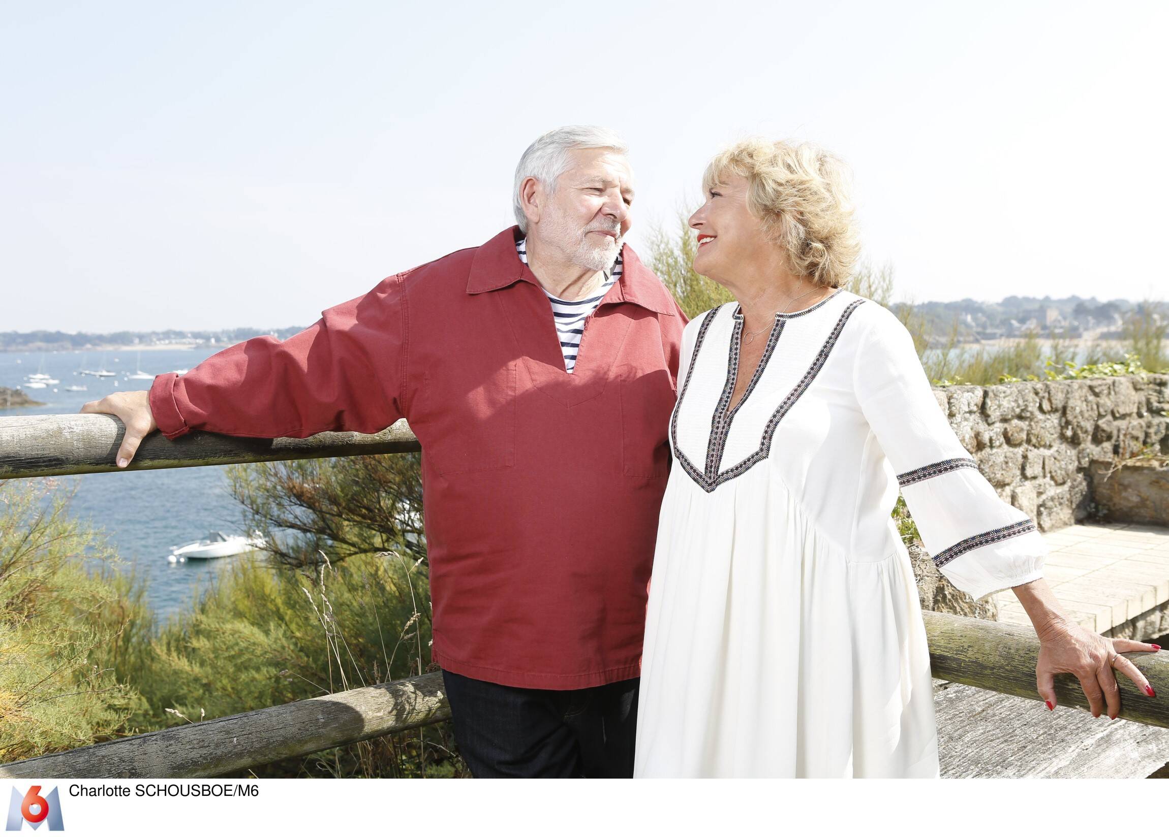 "Je trouve ça très bien d'aborder la sexualité à travers notre couple": "En famille" avec Yves Pignot, est de retour sur M6