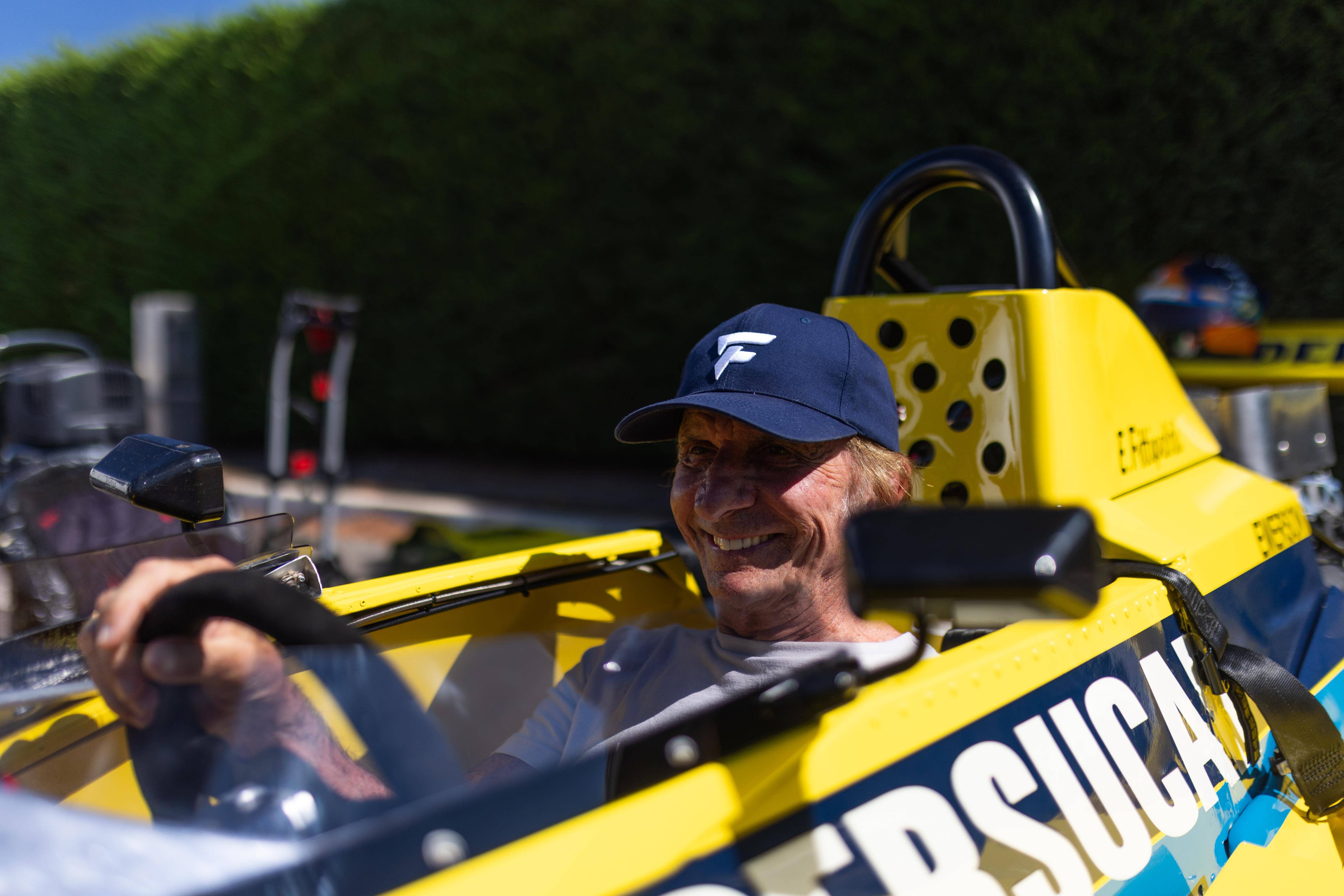 "Une émotion très forte": on a rencontré une légende vivante de la Formule 1 dans le paddock du circuit Paul-Ricard