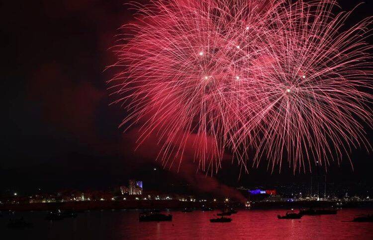 Tout ce qu'il faut savoir avant de venir admirer les feux d'artifice à Antibes