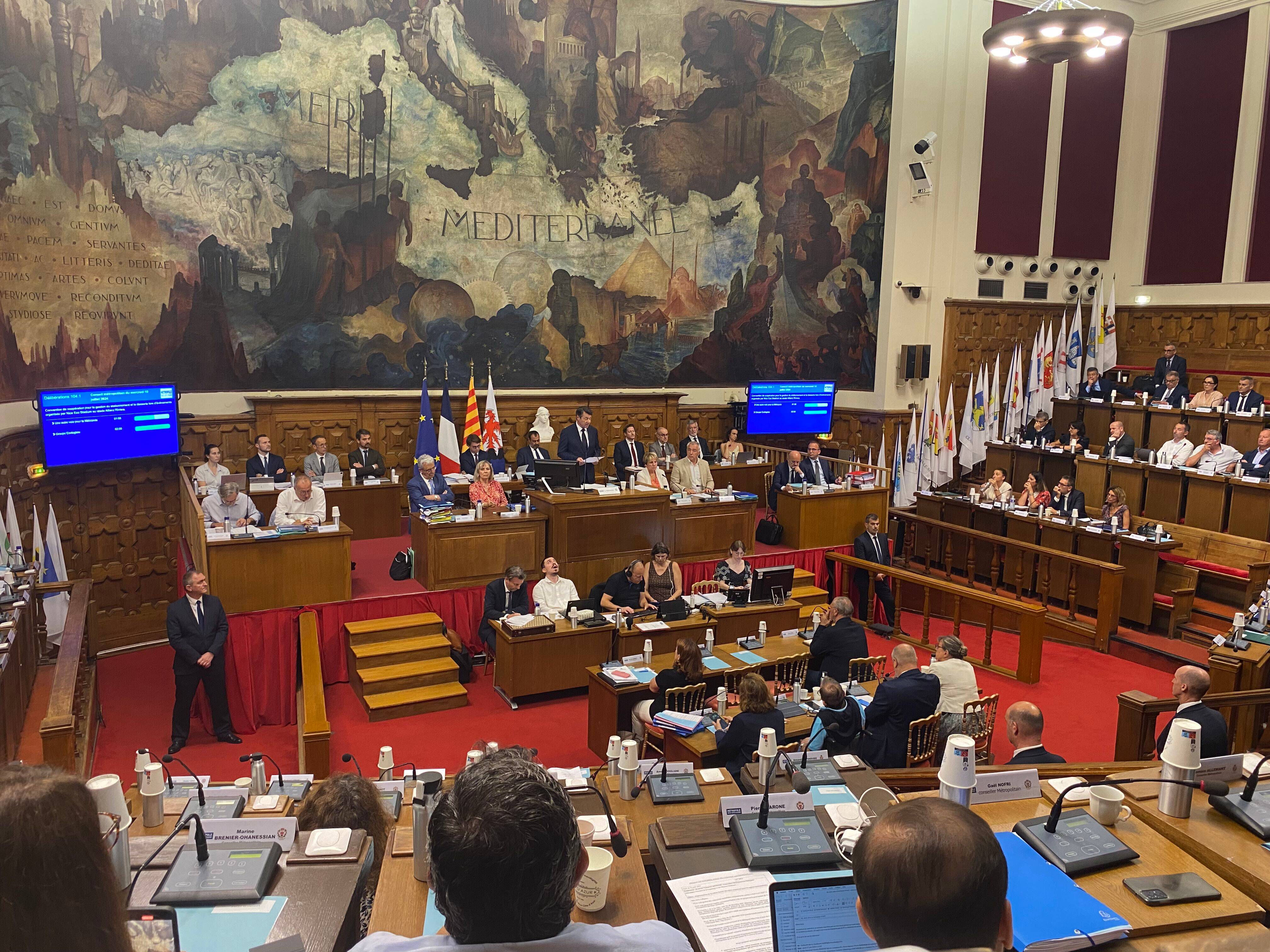 Démission d'Estrosi de la présidence de la Métropole: quel est ce bulletin d'adhésion que les élus doivent remplir?