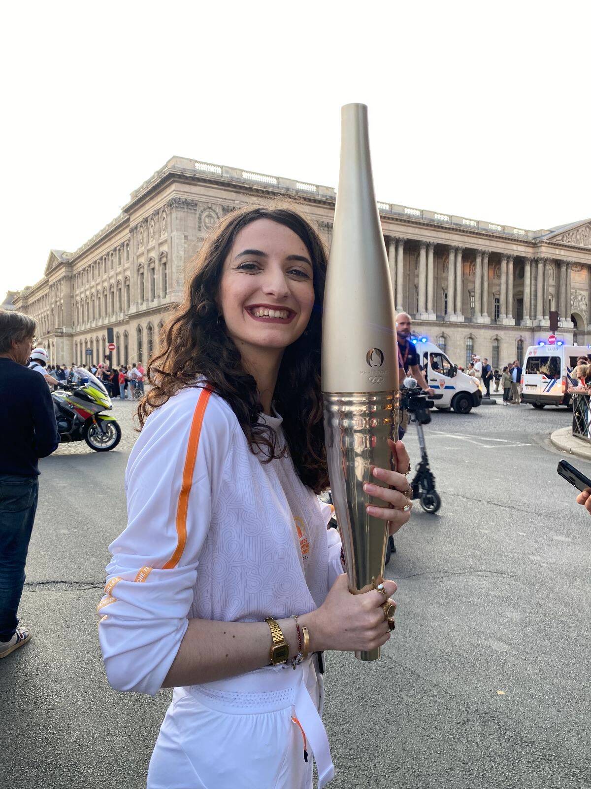 "C'est une immense fierté de représenter les enfants placés": notre journaliste a porté la flamme olympique, elle raconte