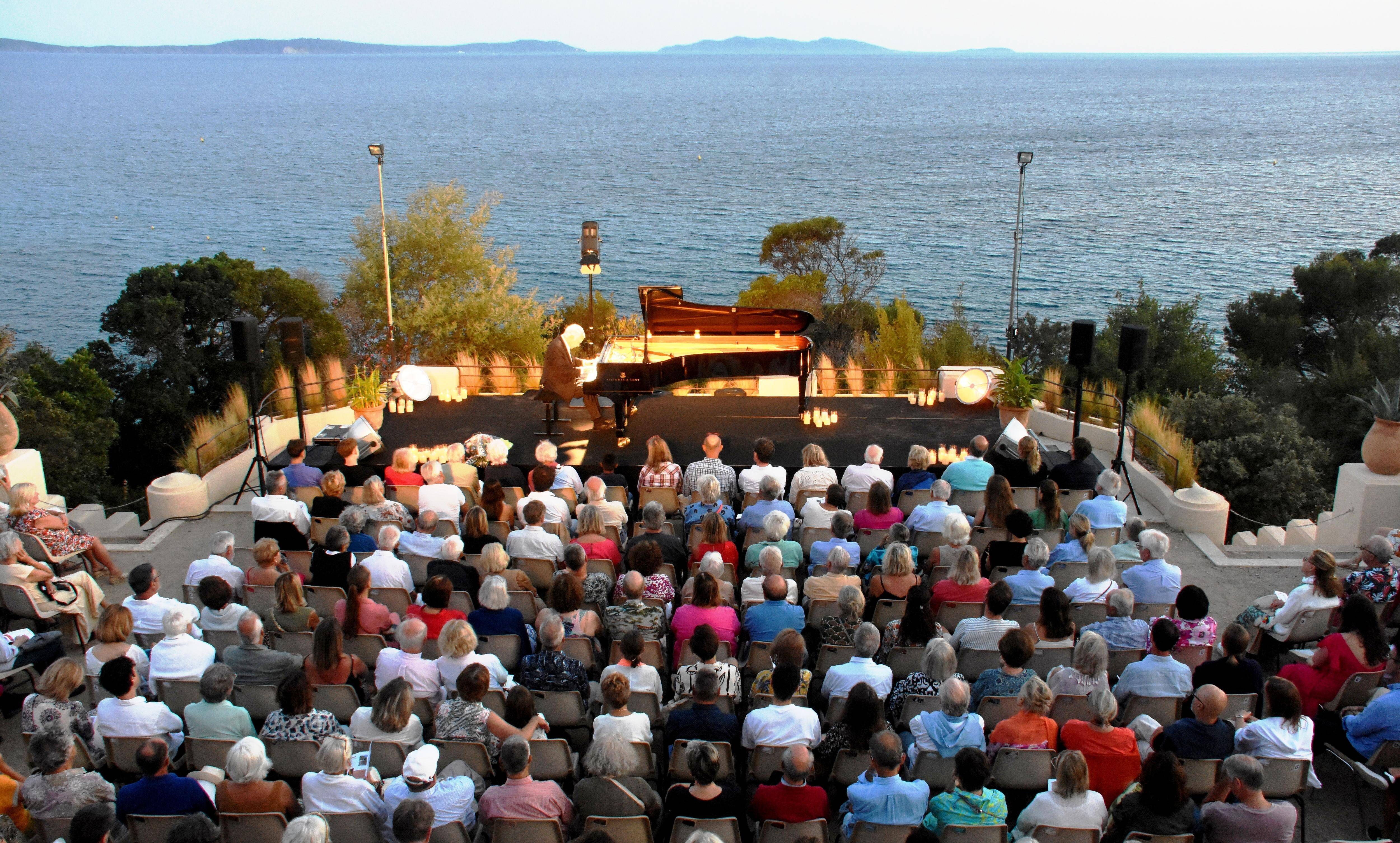 Voici ce qui vous attend aux "Soirées romantiques" qui fête ses 30 ans d'existence dans le Golfe de Saint-Tropez
