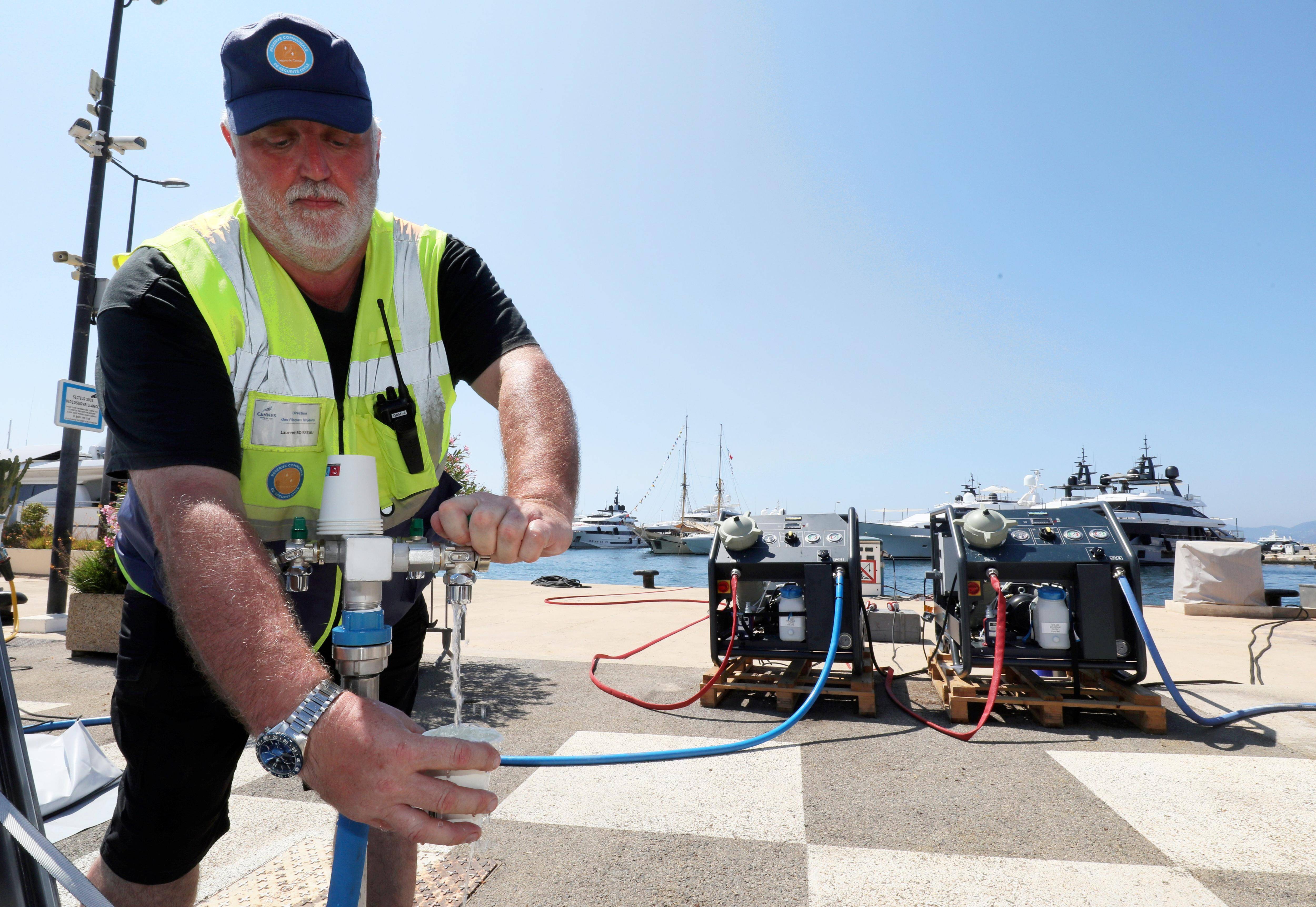 Il est désormais possible de boire l'eau du port de Cannes, on vous explique comment