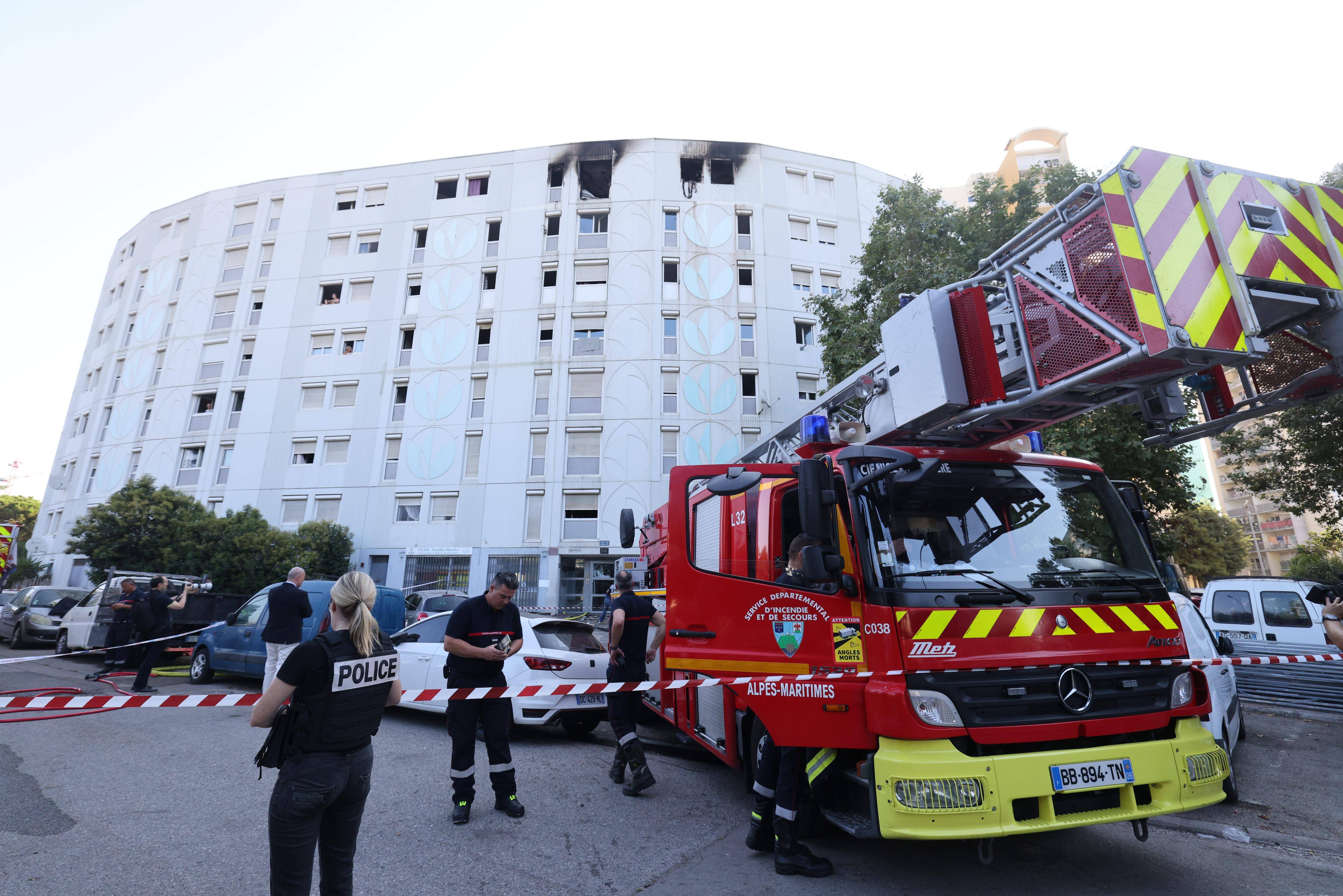 Laura Tenoudji, la femme du maire de Nice Christian Estrosi, lance une cagnotte pour aider les orphelins de l'incendie criminel des Moulins
