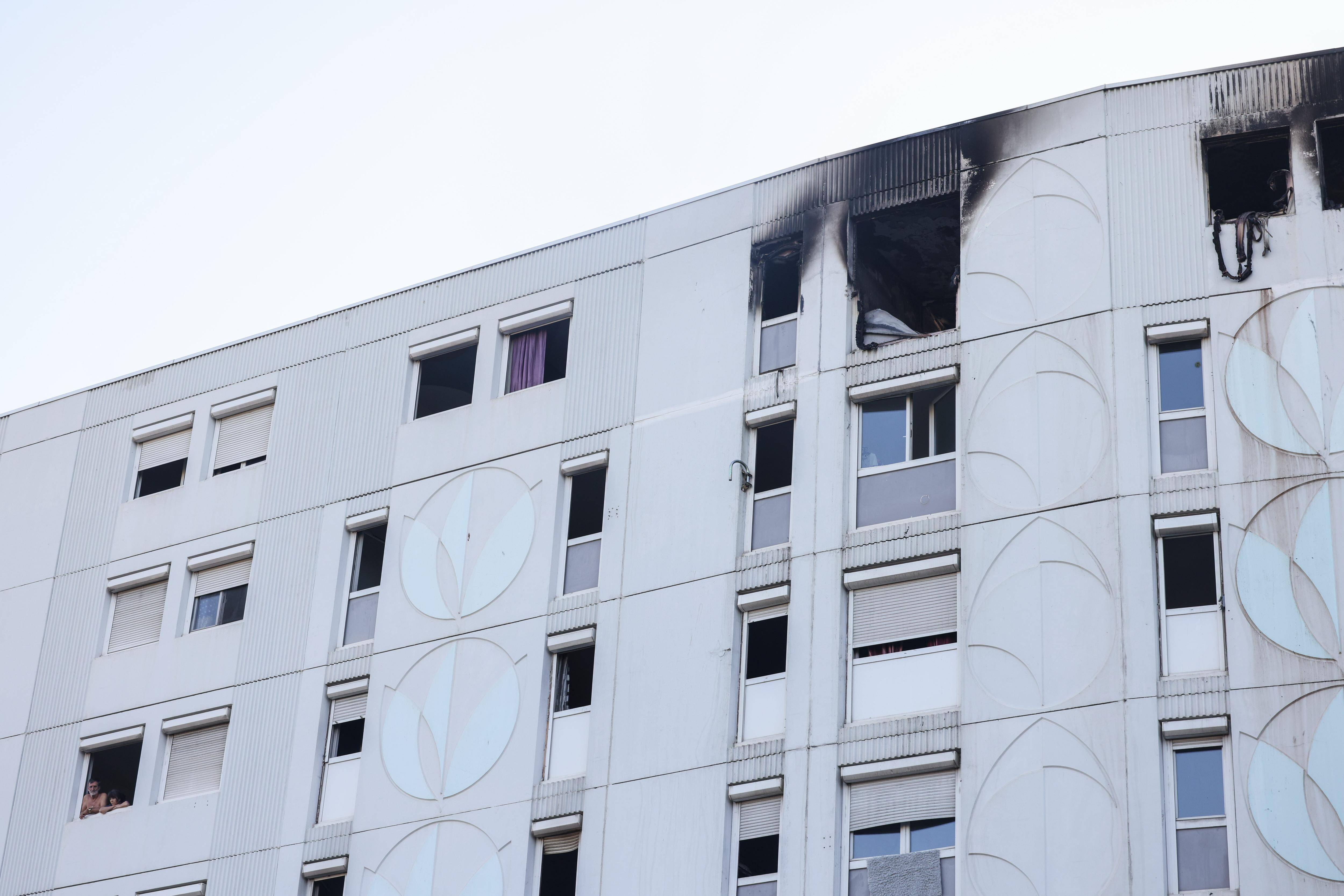 "Des habitants ont essayé de chasser les dealers": après l'incendie, les Moulins entre rage et tristesse à Nice