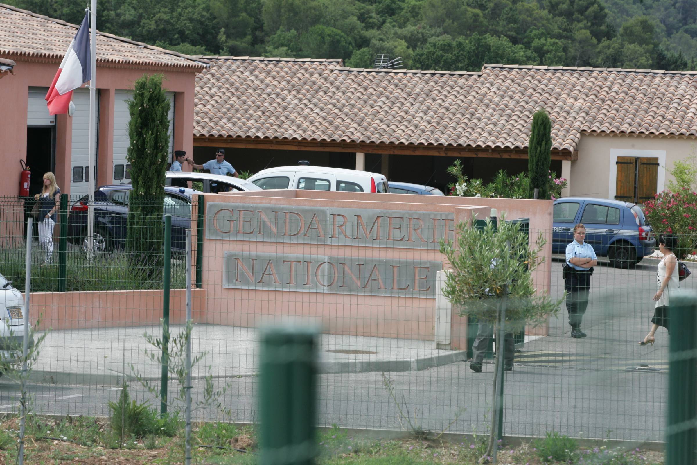 Un homme menace sa compagne avec une hache à Carnoules - Var-Matin