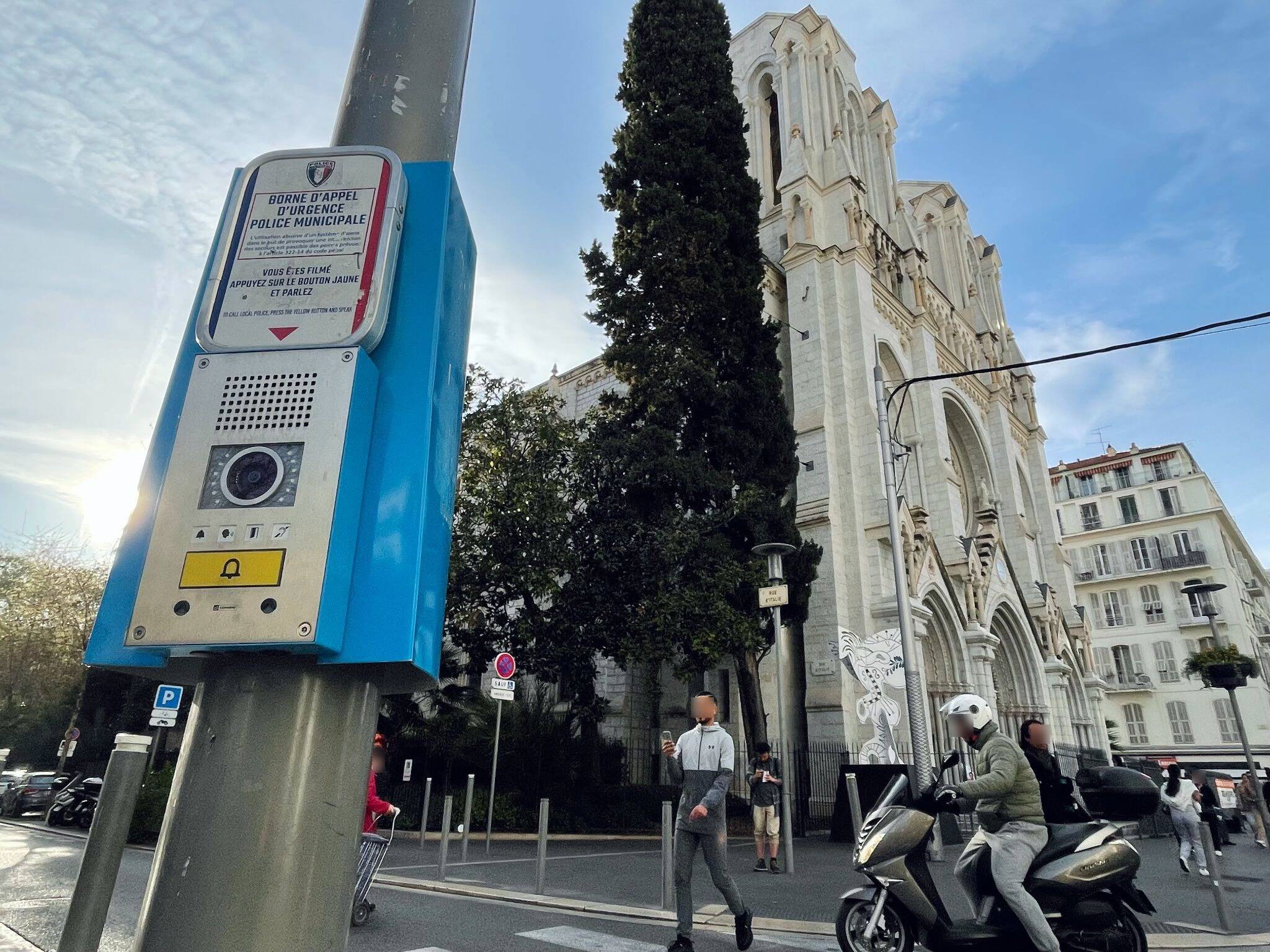 Un suspect en garde à vue après avoir aspergé d'eau les cierges et le sacristain de la basilique Notre-Dame à Nice