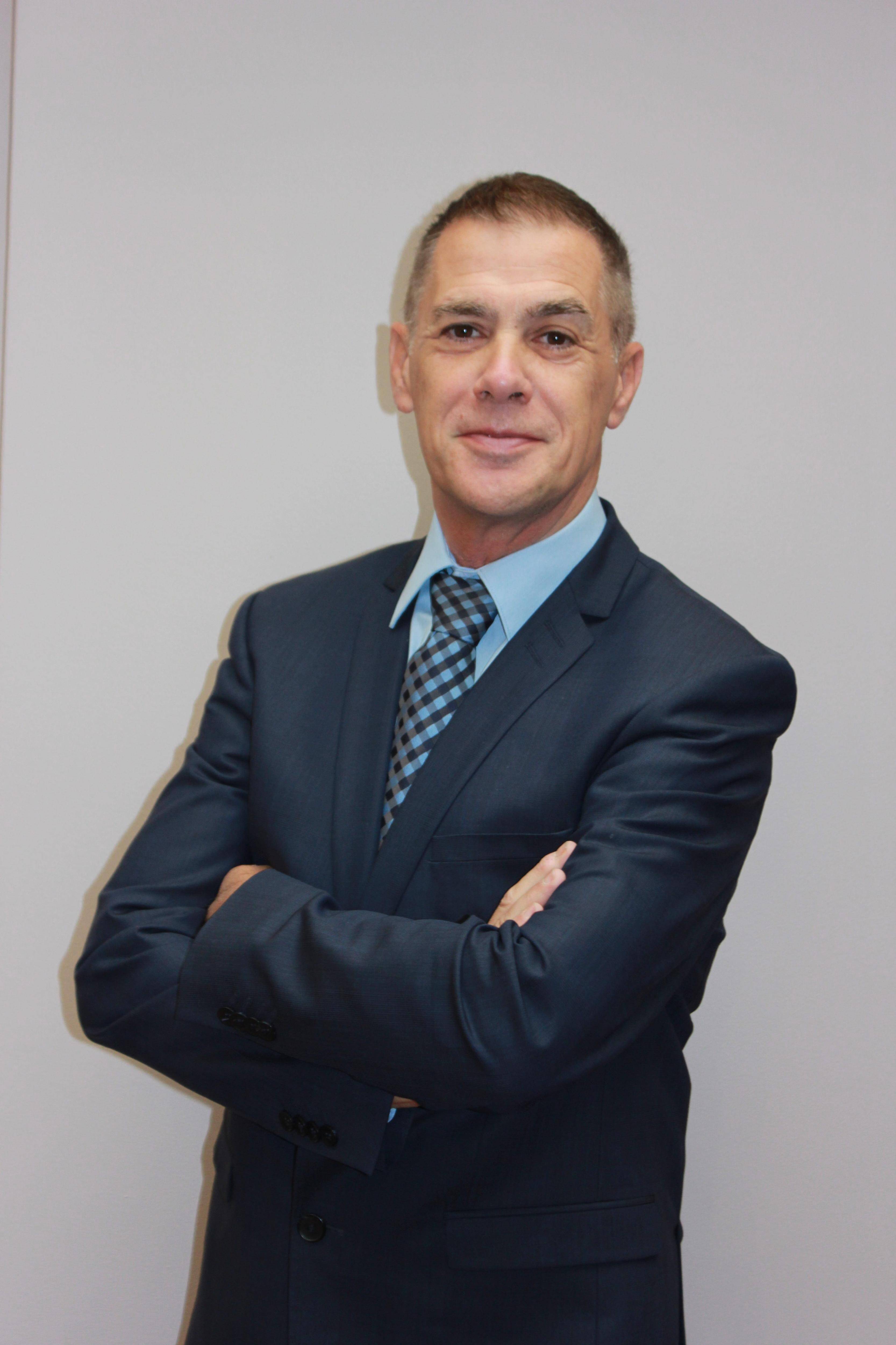 "Tout le monde entre dans une pharmacie": le patron de Pharmabest explique le succès des pharmacies XXL comme celle ouverte à Nice