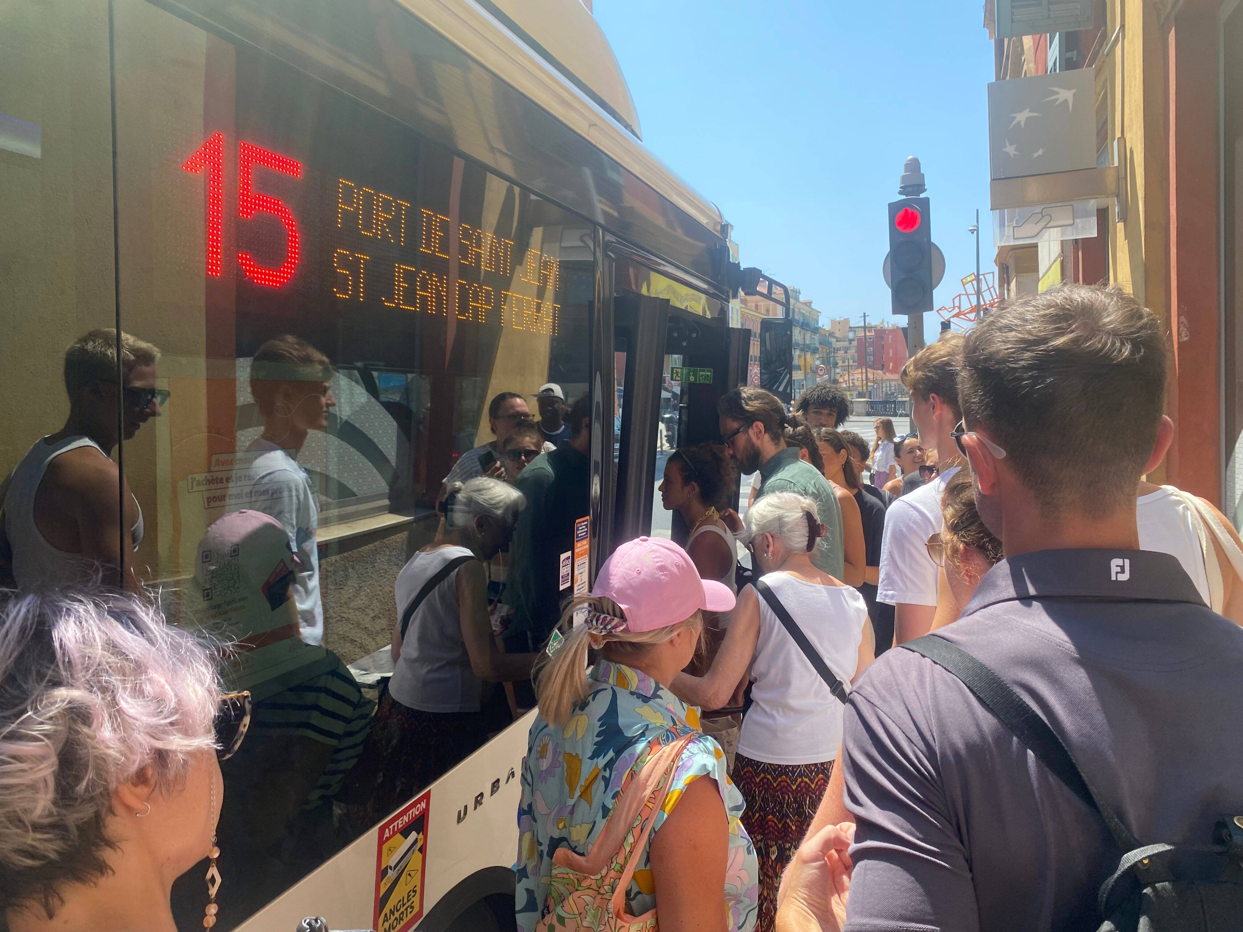 La fréquentation du réseau Lignes d'Azur encore plus forte cet été, certaines lignes de bus très prisées