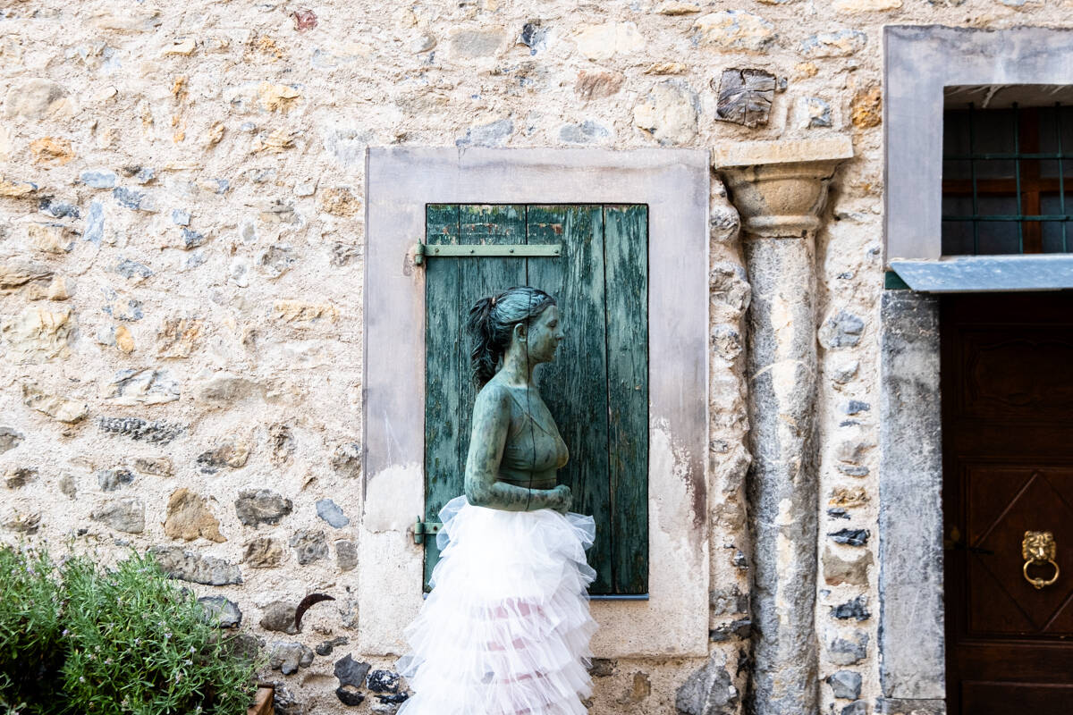 Les ruelles de ce village mises en lumière grâce au bodypainting