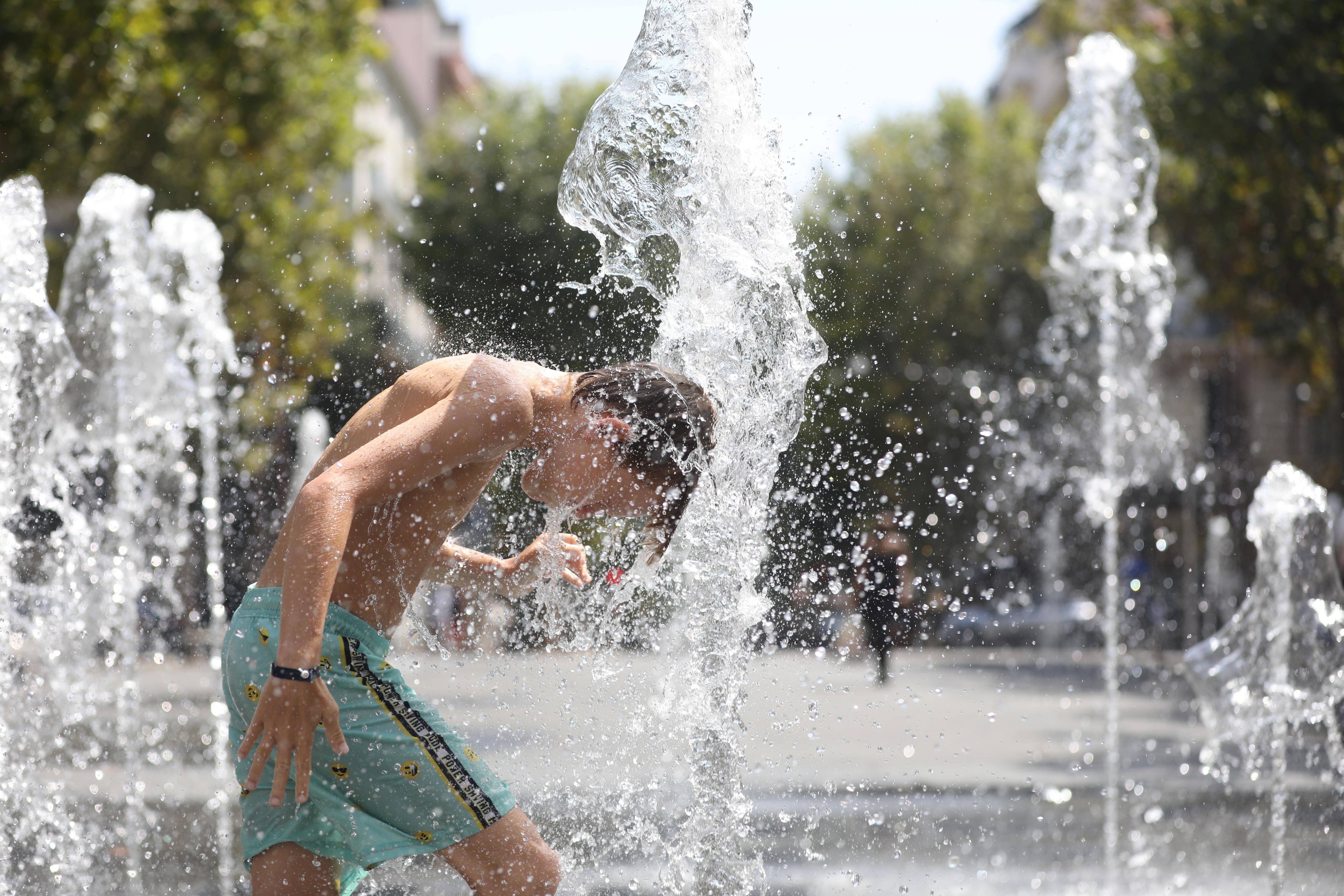 "Il y a des records de température la nuit": le Var et les Alpes-Maritimes en alerte canicule jusqu'à vendredi