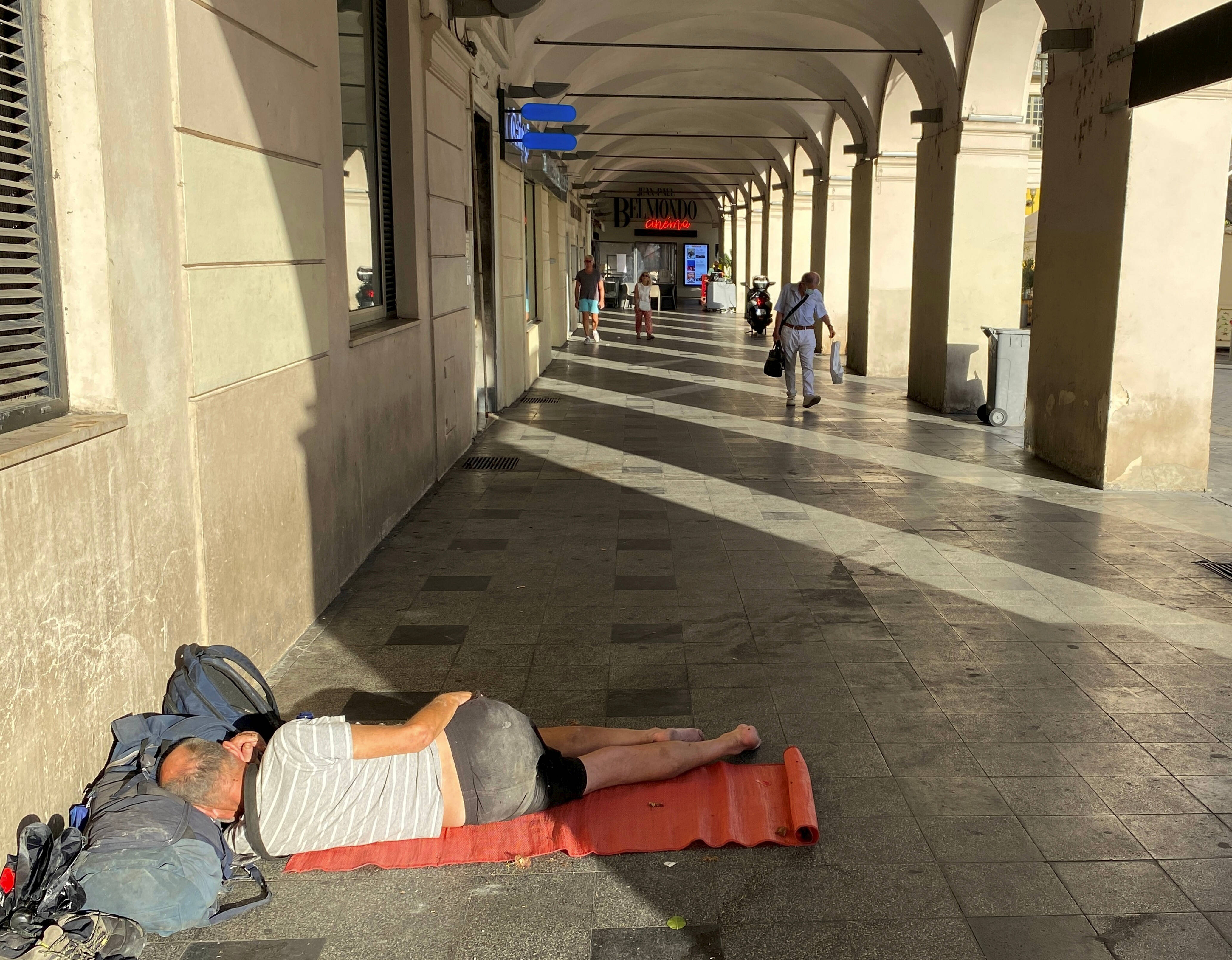 "Des sans-abri , des bébés et des personnes âgées sans eau ni nourriture en pleine canicule": le Secours pop et les Restos lancent un grand appel à la solidarité à Nice