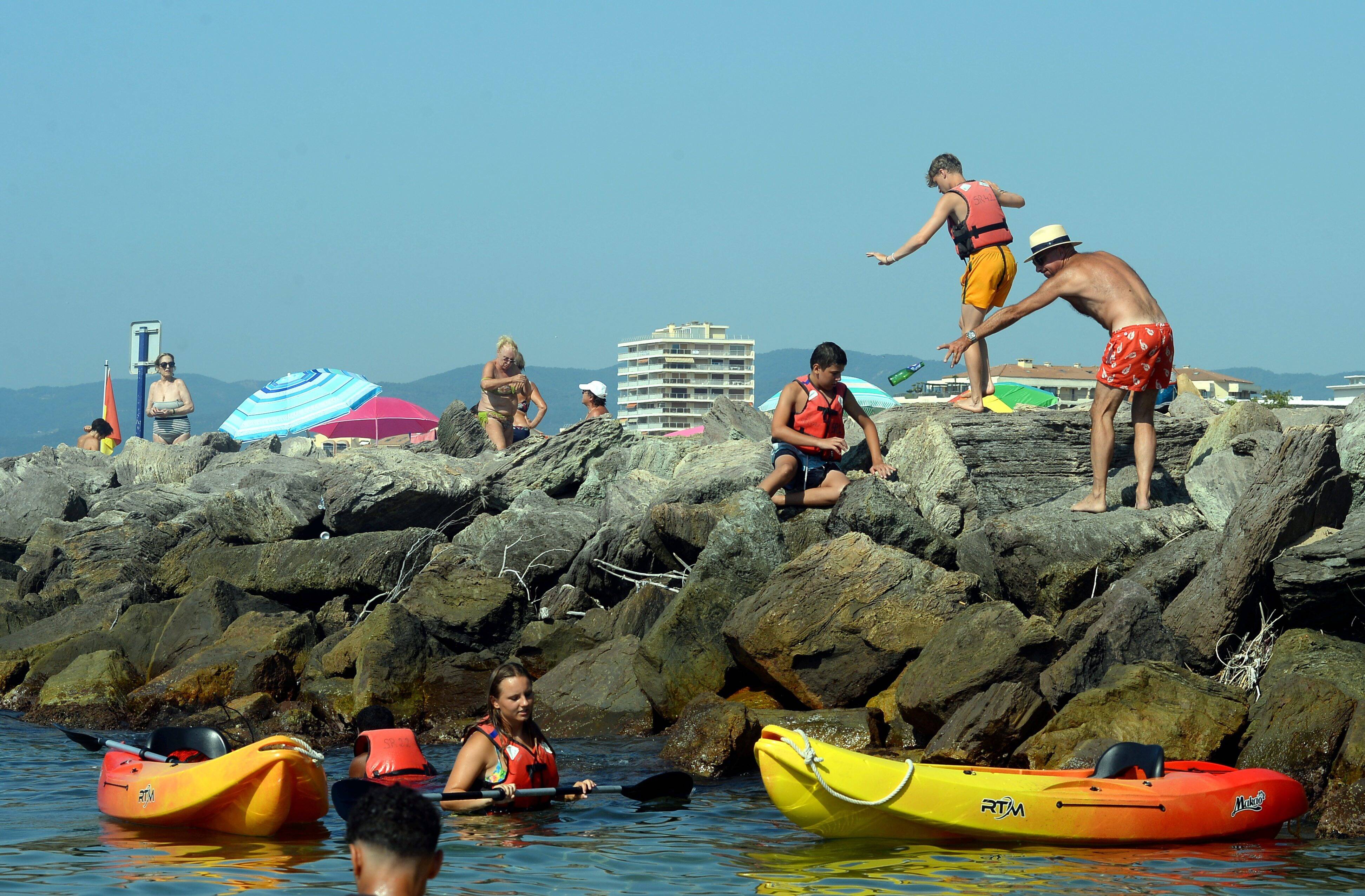Les jeunes du centre de loisirs de Saint-Raphaël ont nettoyé le littoral