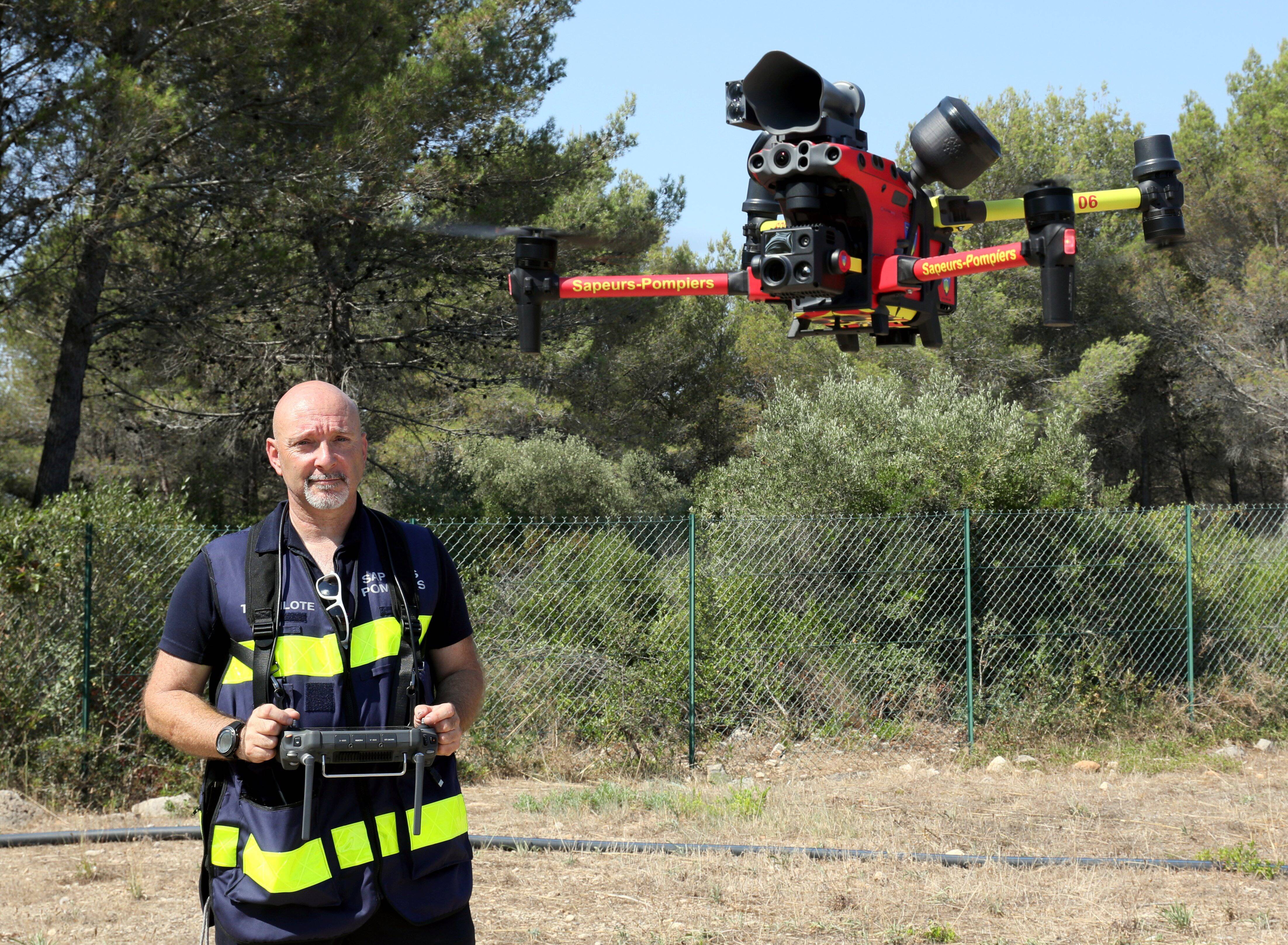 Tablettes tactiles, drone nouvelle génération... Comment les sapeurs-pompiers azuréens misent sur les nouvelles technologies pour lutter contre les feux de forêt