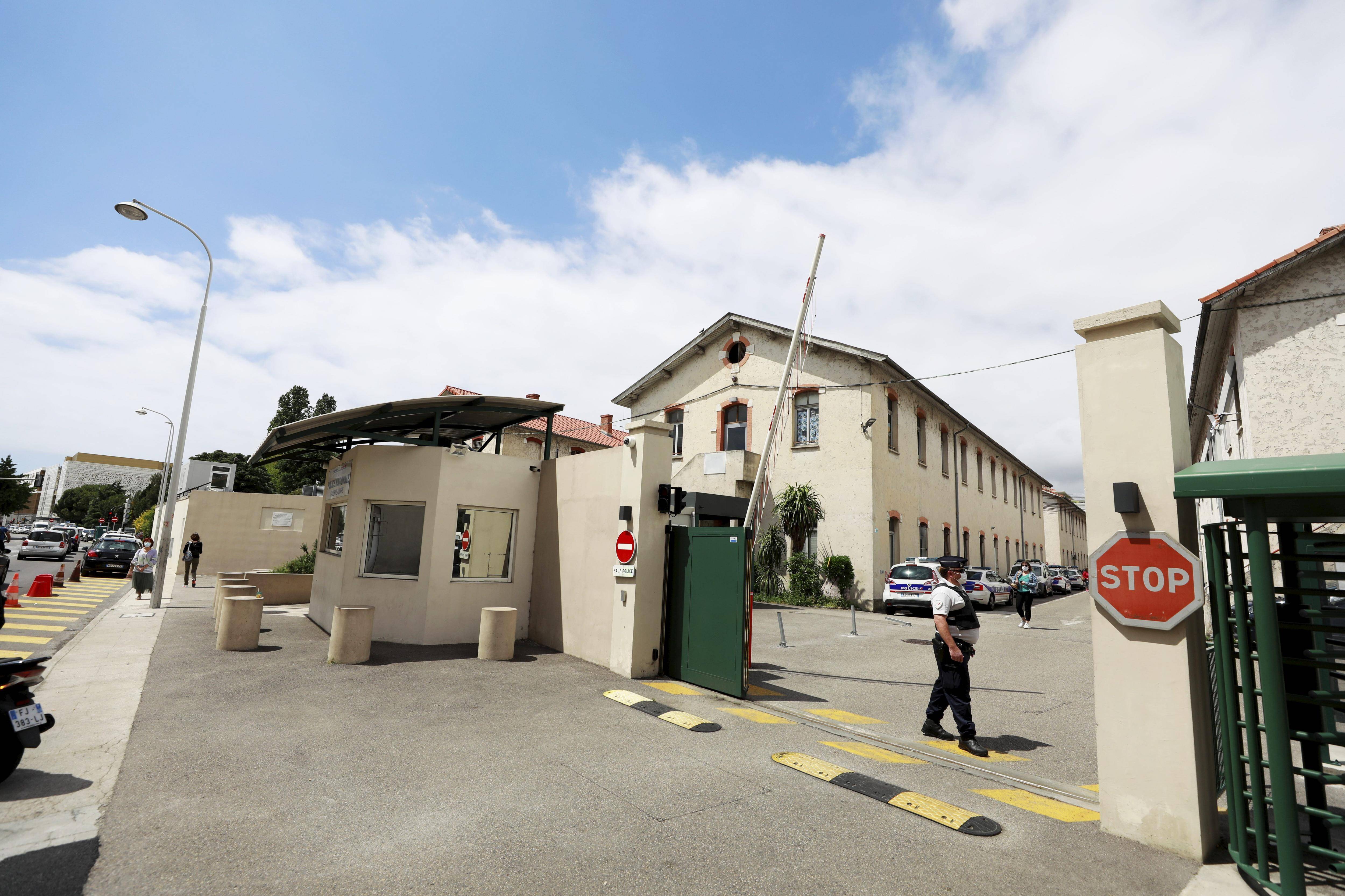 Une femme en garde à vue à Nice après avoir tiré devant une pouponnière et menacé son personnel