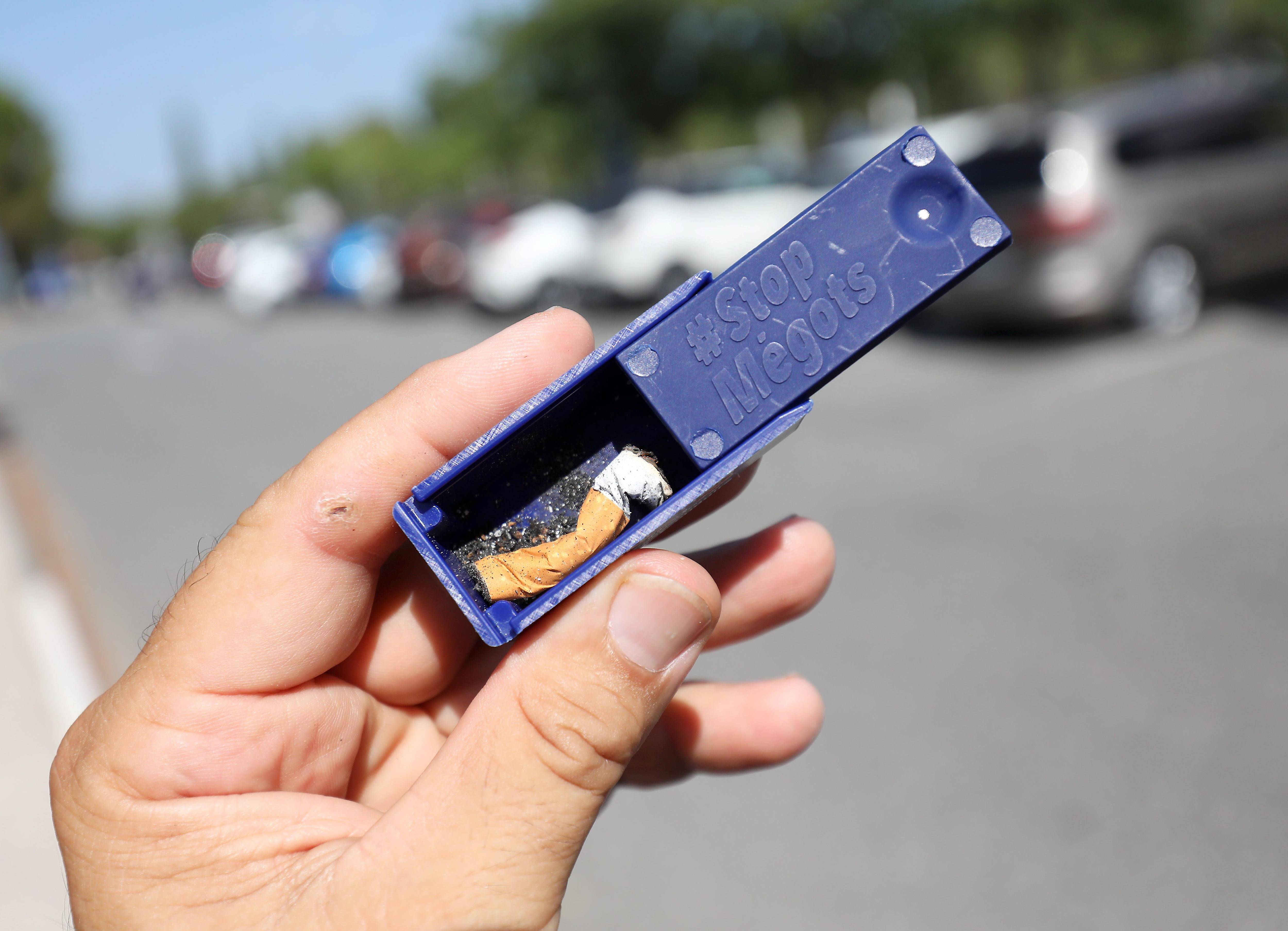 "Ultra-pratique et ludique": près de 25.000 cendriers de poche distribués dans le Var au cours de l'opération Stop Mégots