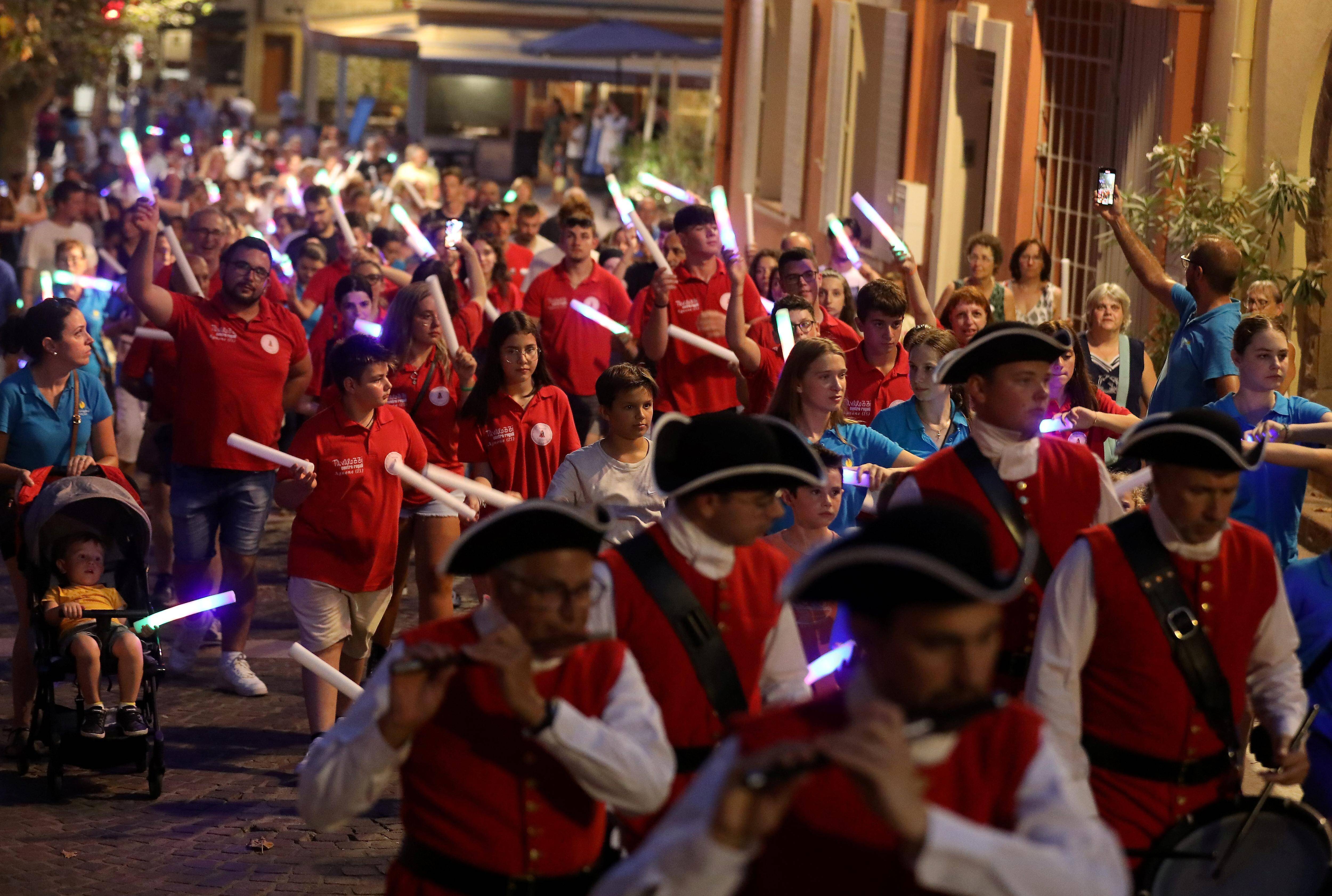 "Ils choisissent leurs dates de vacances pour être là!": les fêtes traditionnelles dans les communes attirent toujours autant