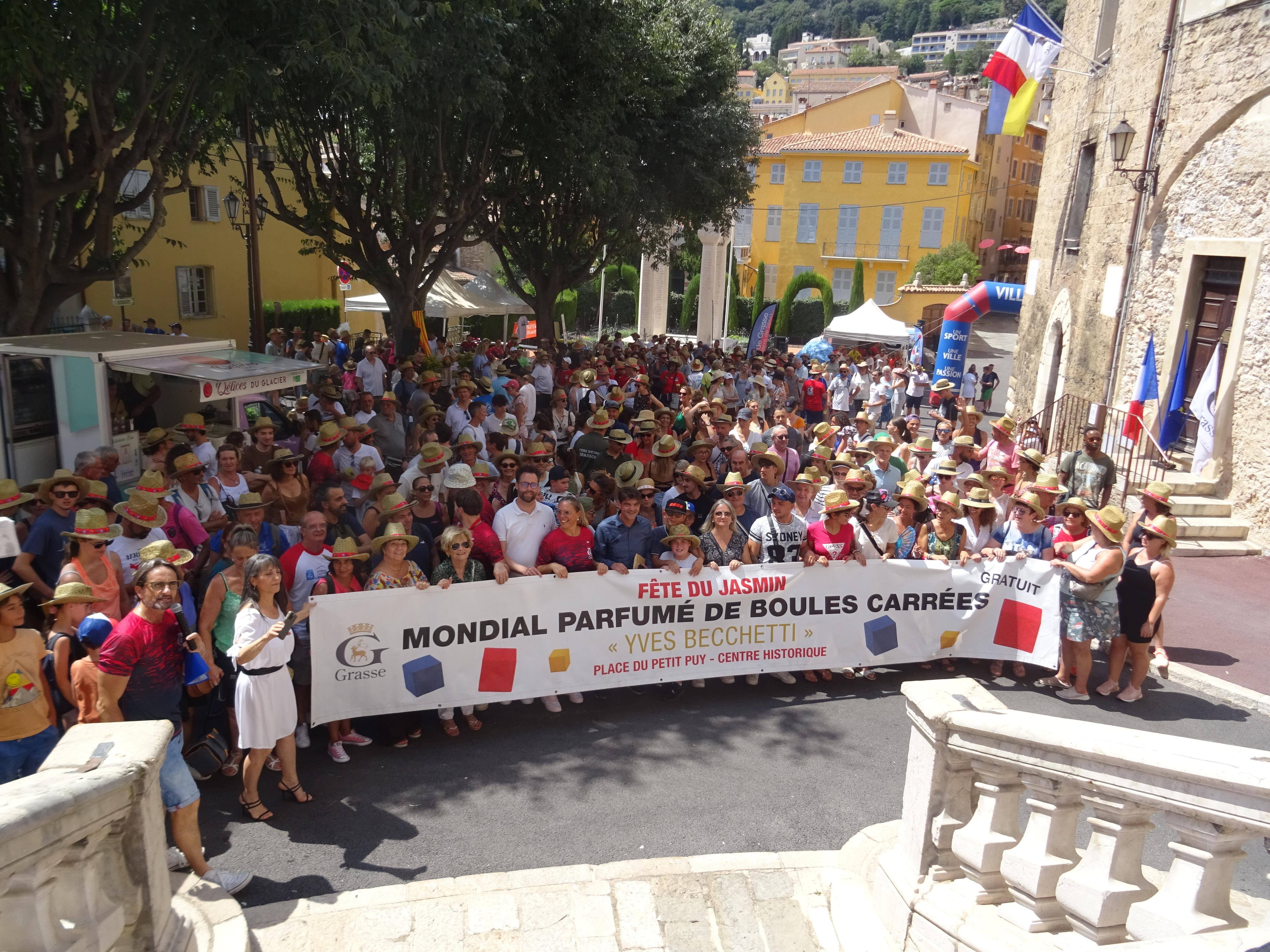 À Grasse, carton plein pour le 11e Mondial Parfumé de boules carrées