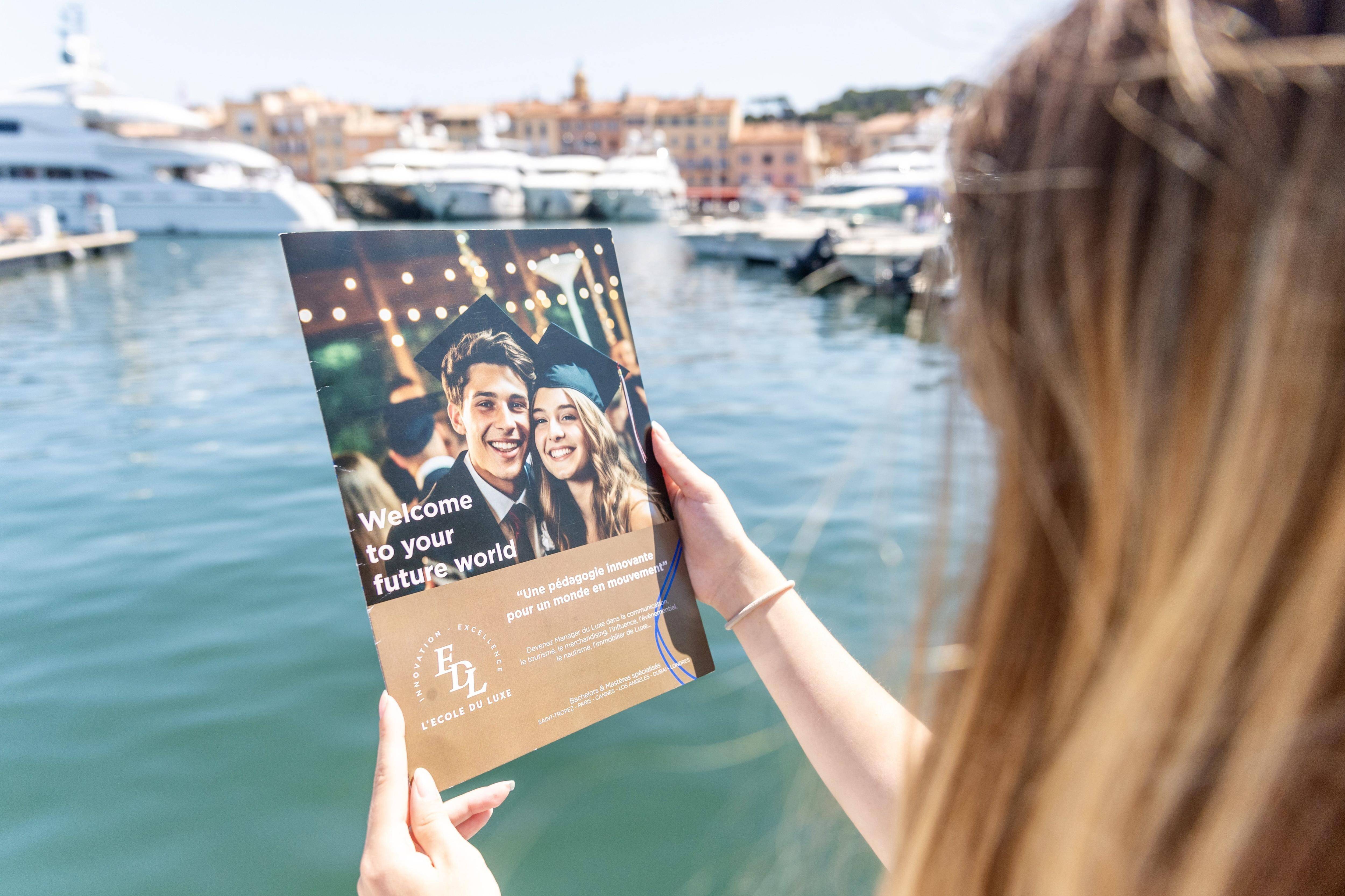 Une "école du luxe" à 10.500 euros l'année doit ouvrir à Saint-Tropez pour la rentrée: espoir ou mirage pour les étudiants?