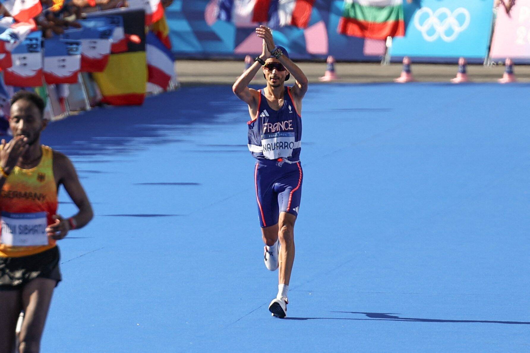 "Je savais que ça allait péter un peu partout sur la fin!": le Varois Nicolas Navarro revient sur sa 16e place au marathon des JO de Paris-2024