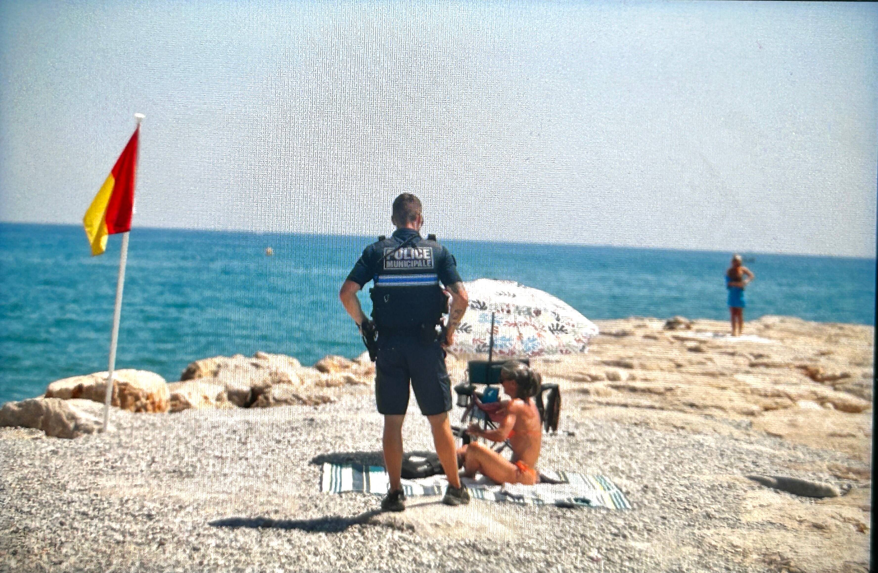 Pollution maritime à Cagnes-sur-Mer: la baignade devrait reprendre ce samedi vers 16h30