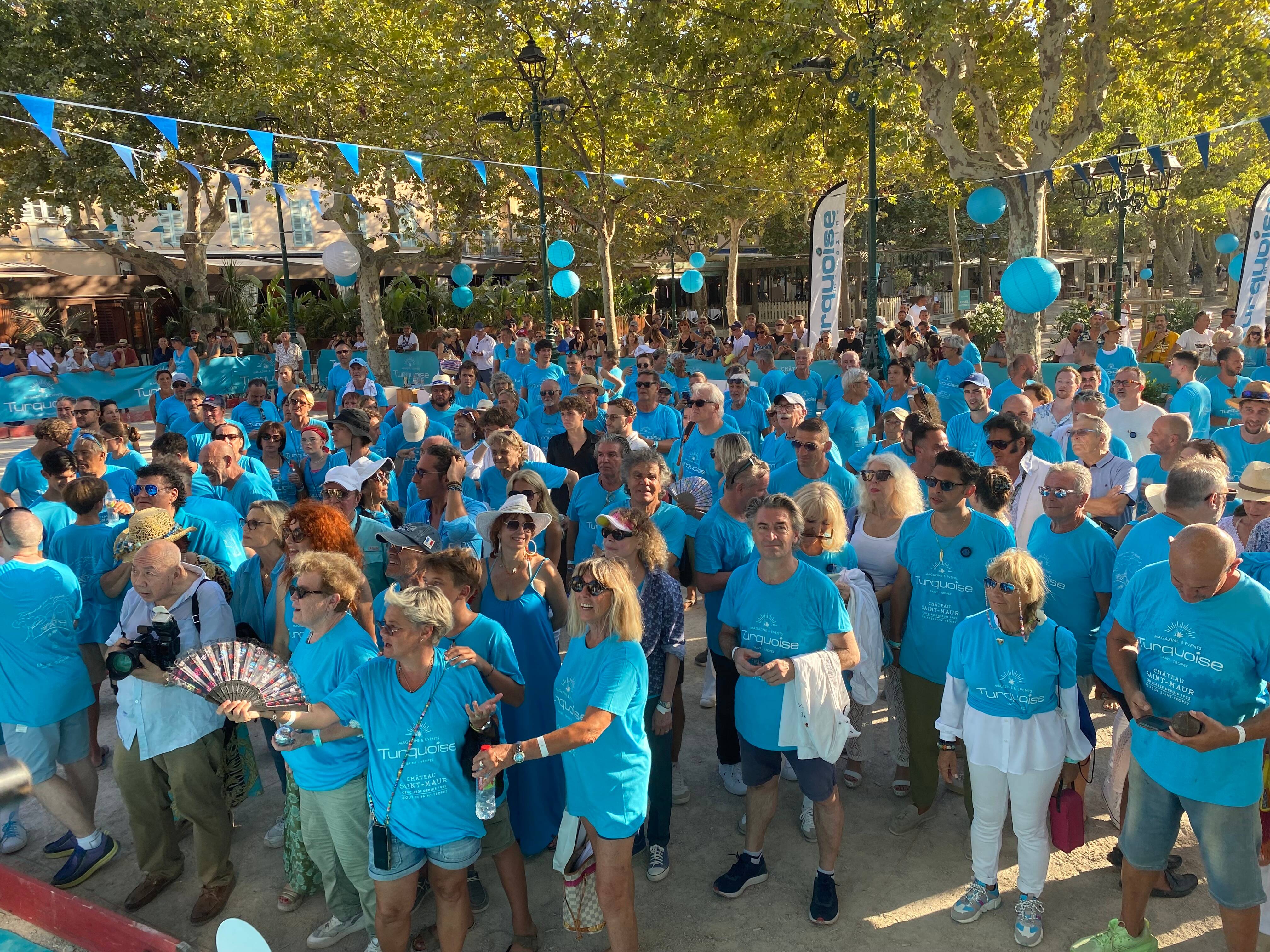 En présence de nombreux people, soirée turquoise réussie à Saint-Tropez pour les enfants handicapés