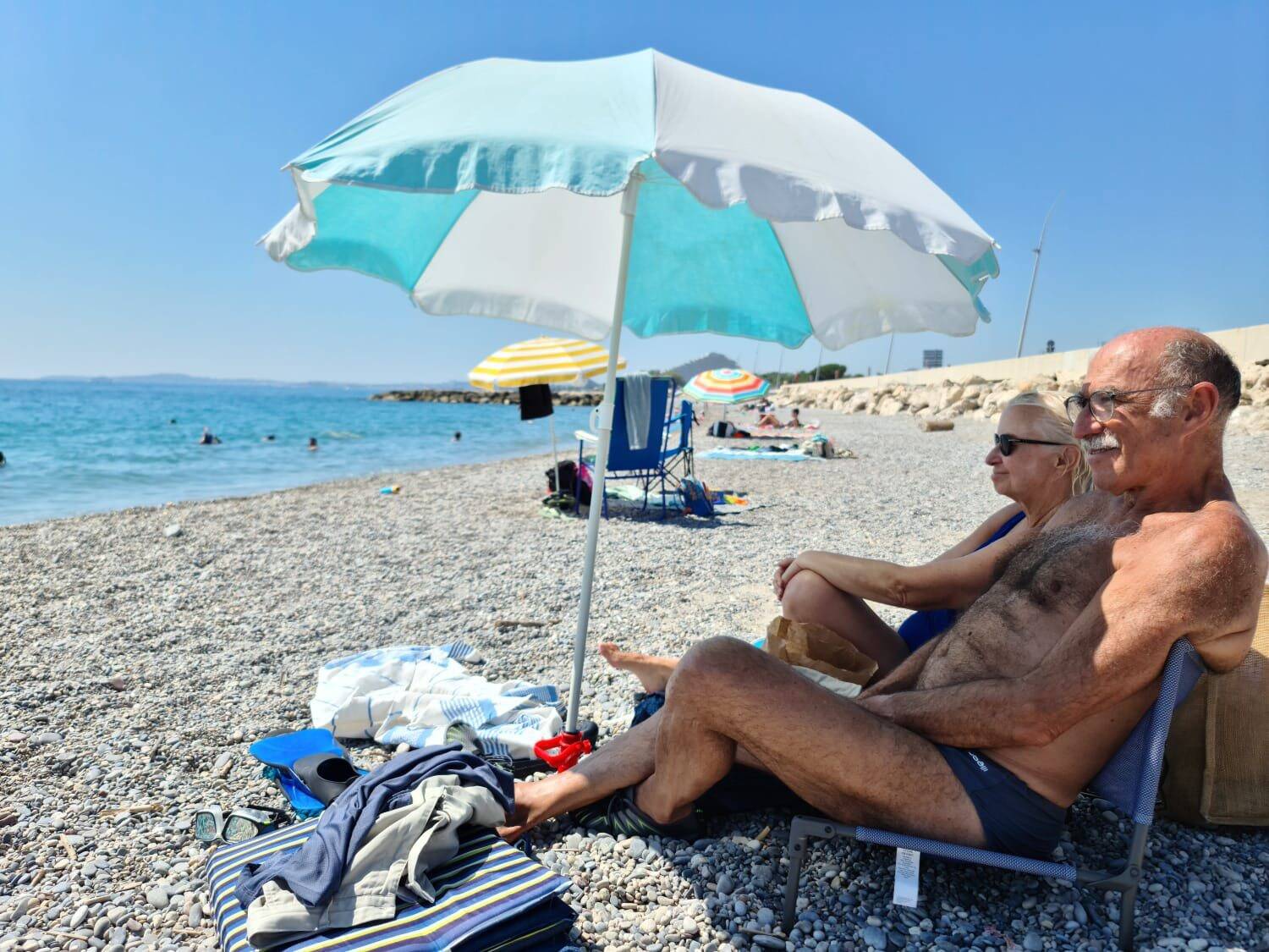 "Il faut sévir contre ces multimillionnaires qui ne respectent rien sur leurs énormes yachts": après la pollution aux hydrocarbures, pas d'inquiétude, mais de la colère à Cagnes-sur-Mer