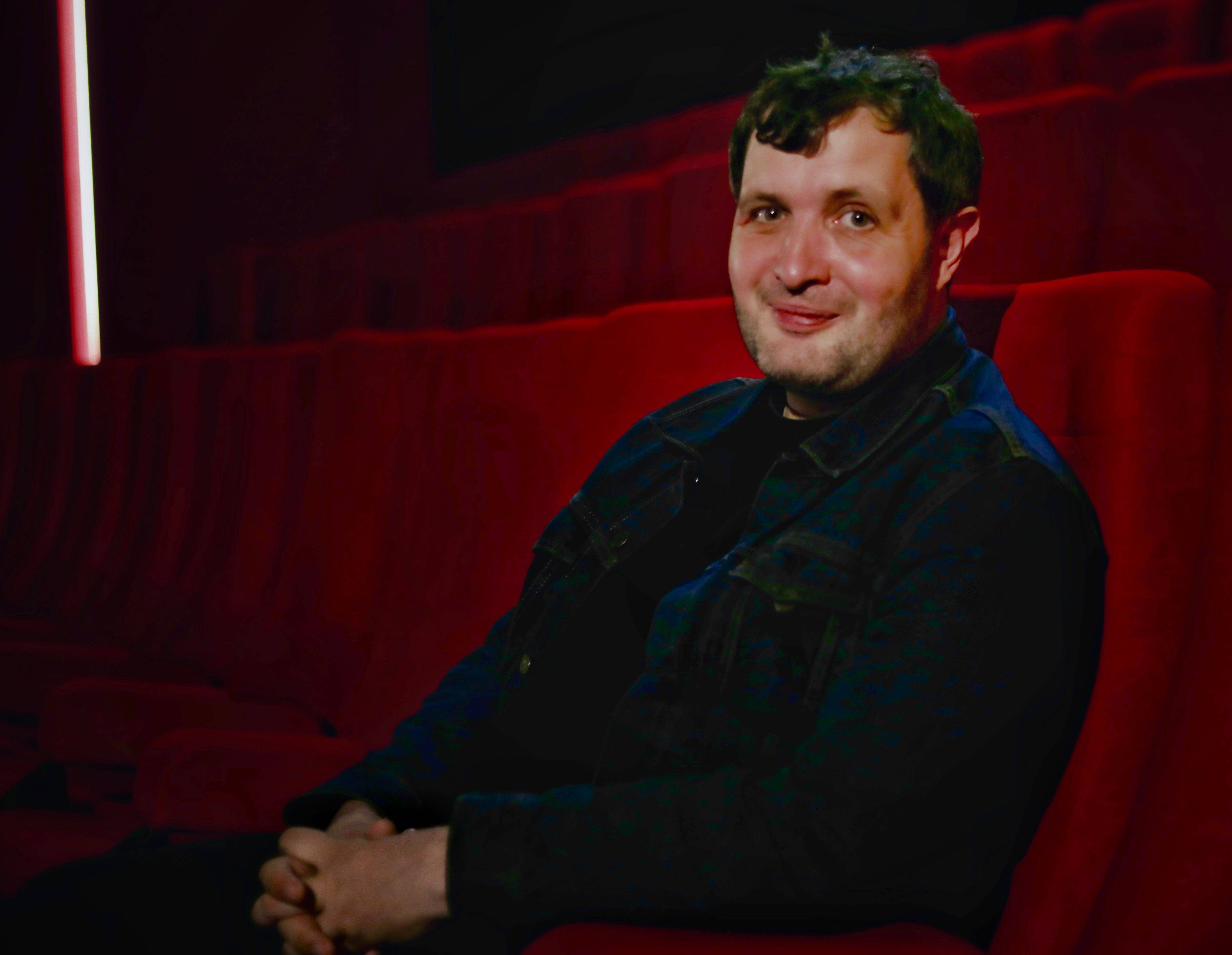 "J'ai la chance de recevoir ce rôle au bon moment": Karim Leklou fier de présenter le film "Le roman de Jim"