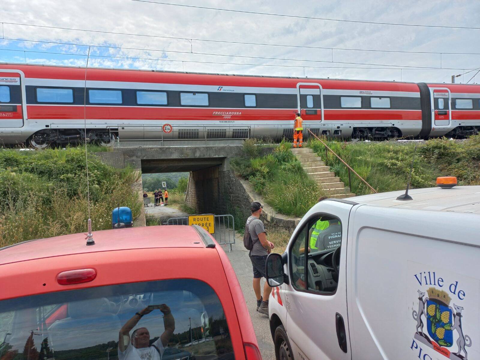 Un camion heurte un pont ferroviaire dans le Var, la circulation des trains perturbée entre Nice et Marseille