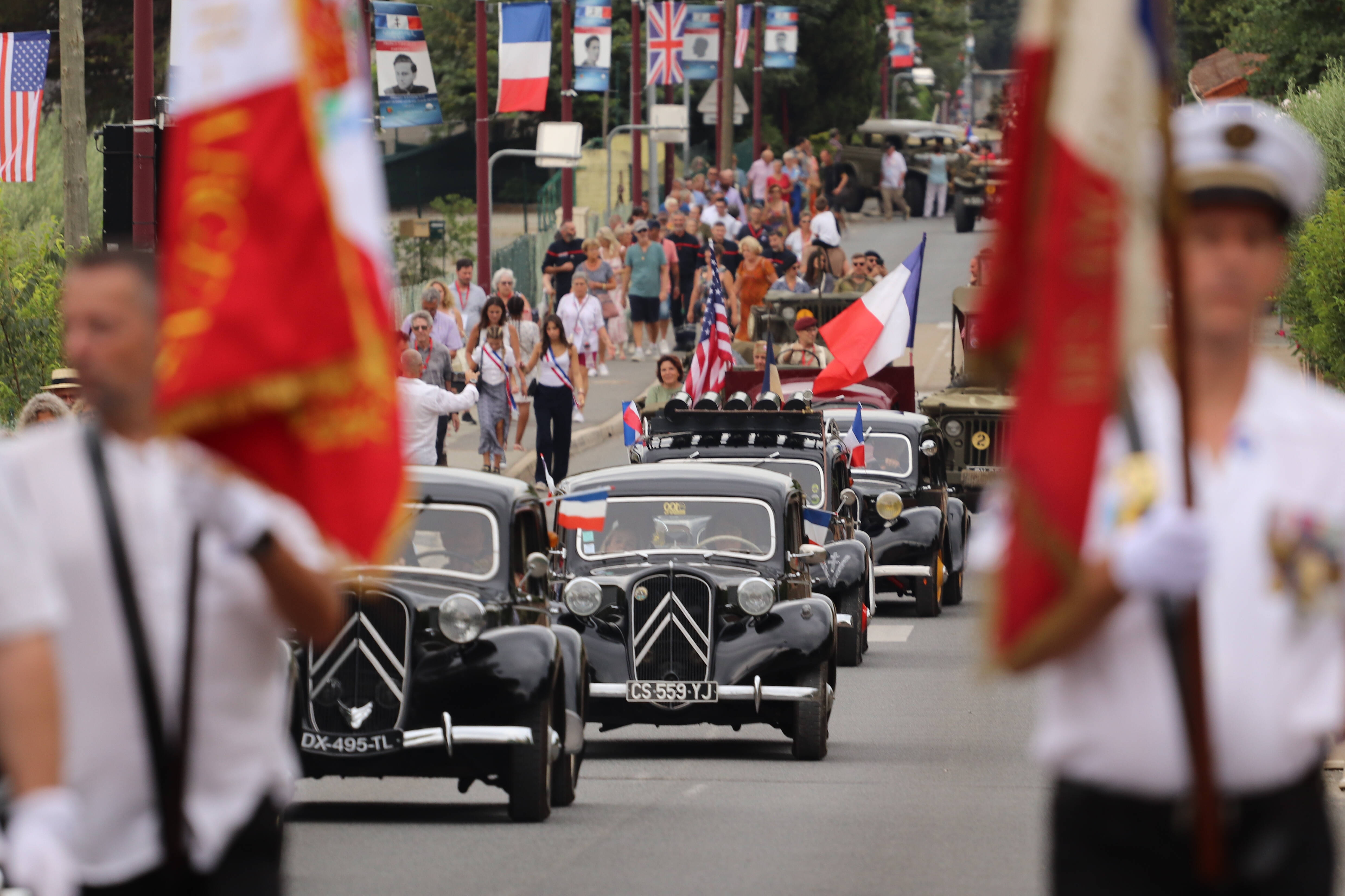Hommage aux treize Lorguois morts à la Libération et au Major Boyle dont le pont de la Gare porte désormais le nom