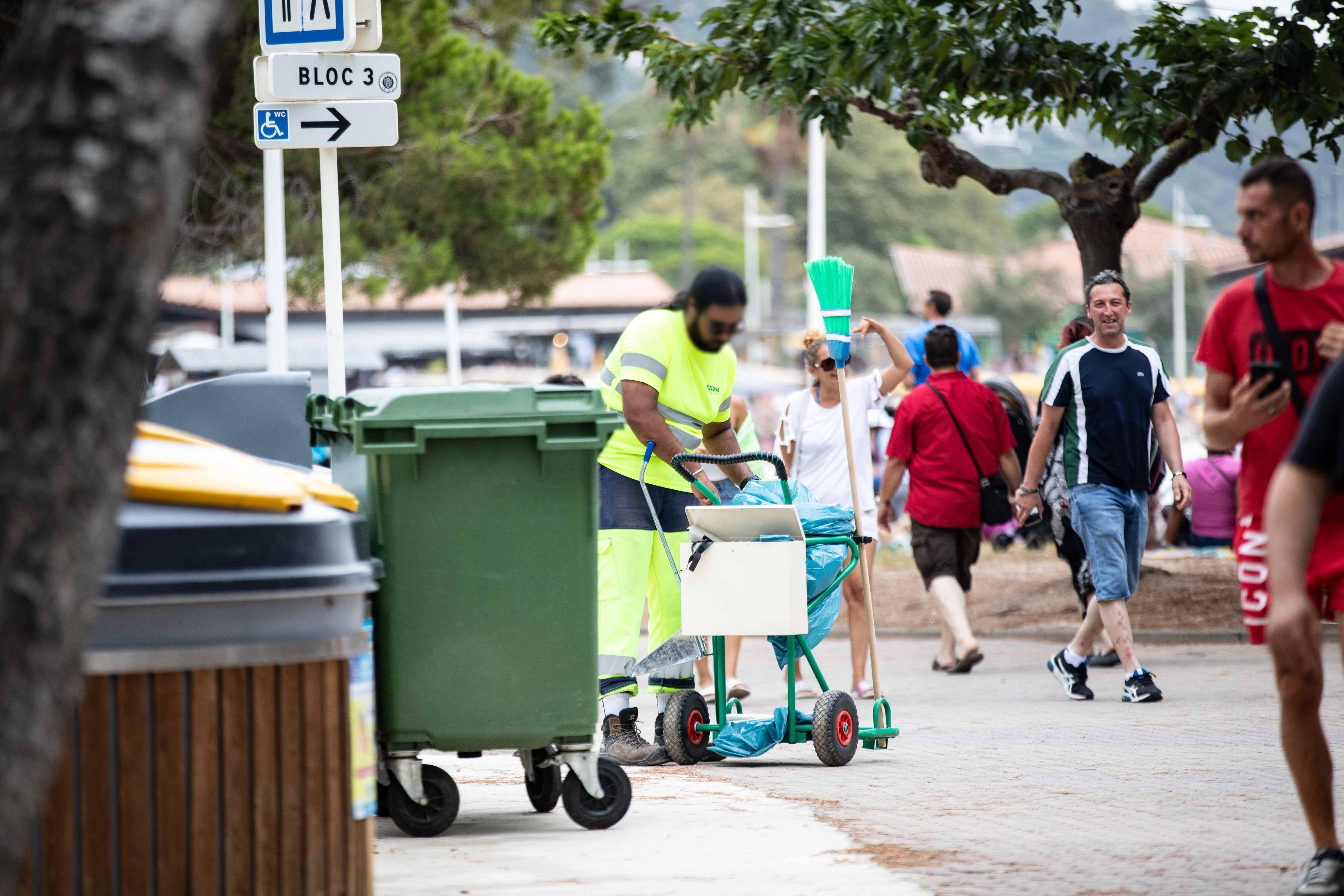 Elle est critiquée cet été: on a passé au crible la propreté des plages du Mourillon à Toulon