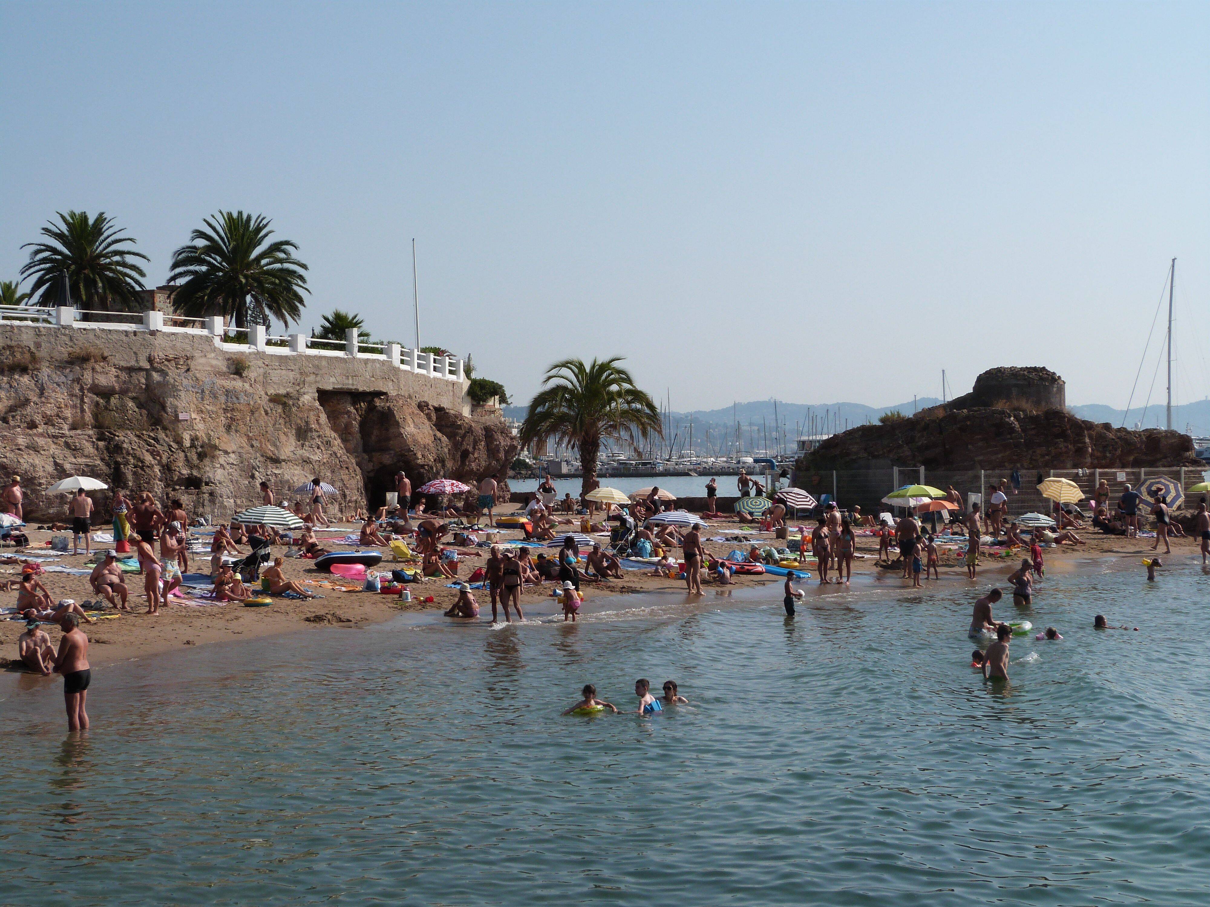 Un avocat dénonce "l'arrêté sur les tenues inadaptées" sur les plages, pris pas le maire de Mandelieu