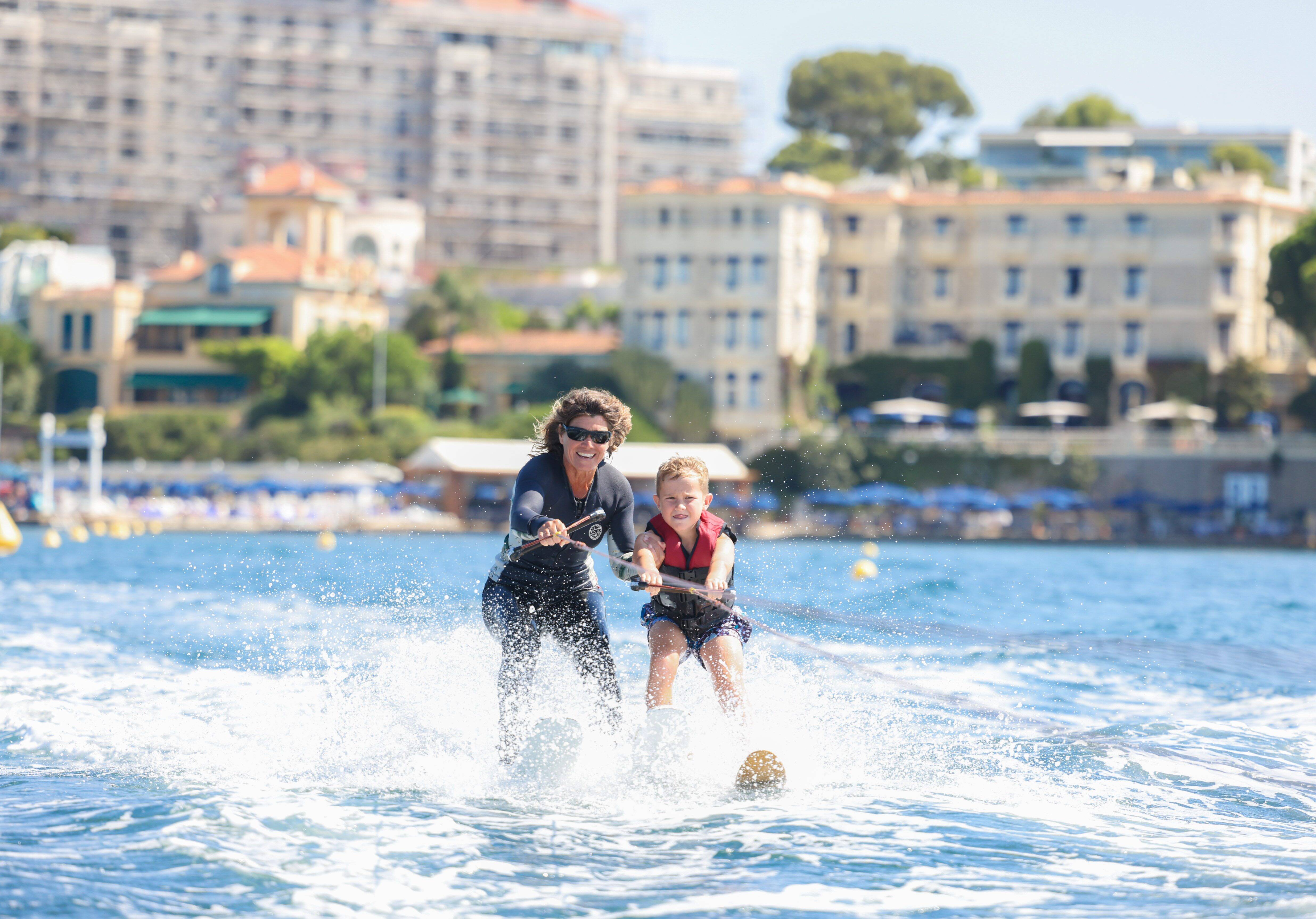 On vous raconte comment le ski nautique a été inventé à Juan-les-Pins