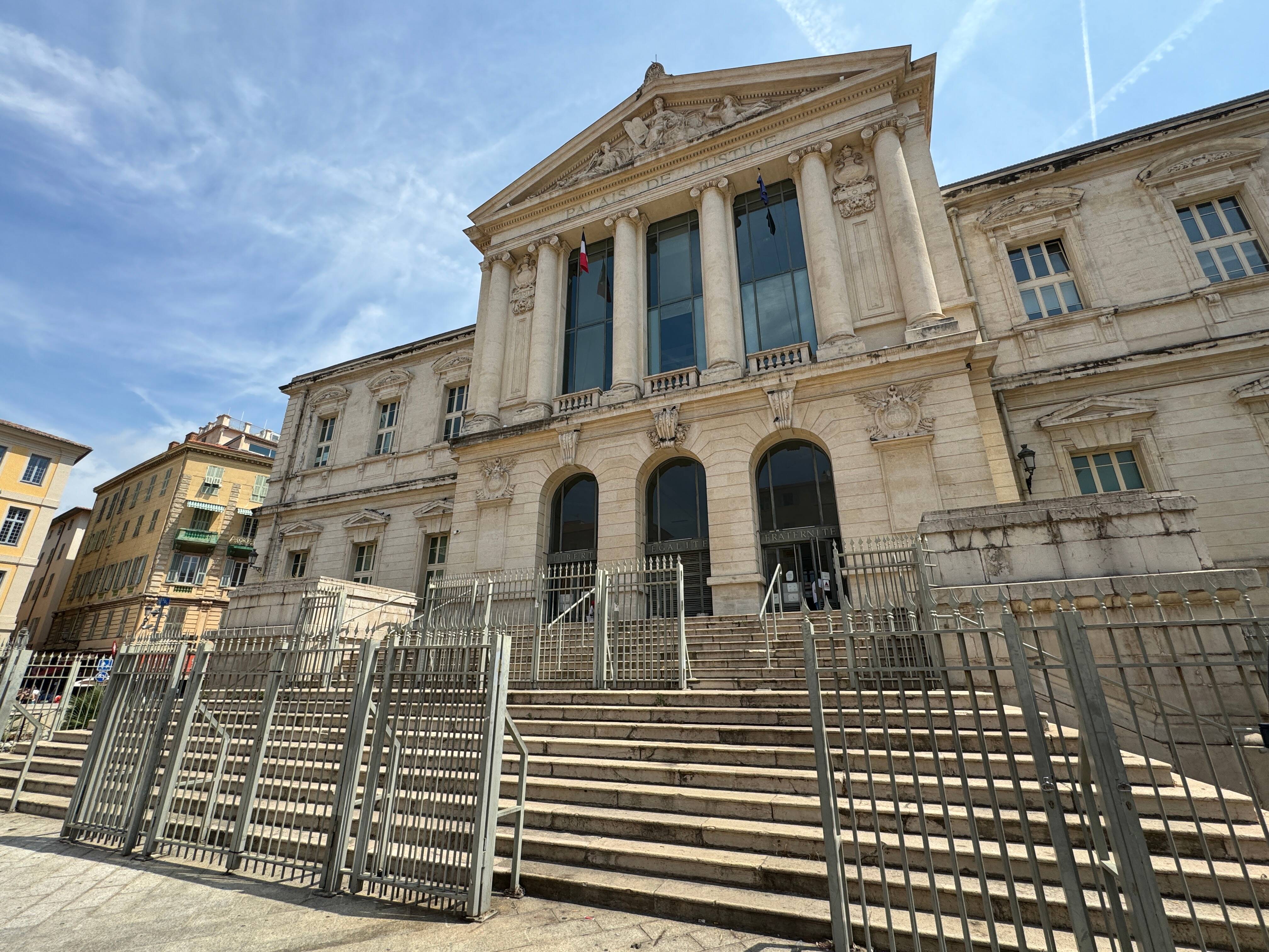 L'adolescent de 15 ans qui avait percuté un policier à Menton a été placé sous contrôle judiciaire