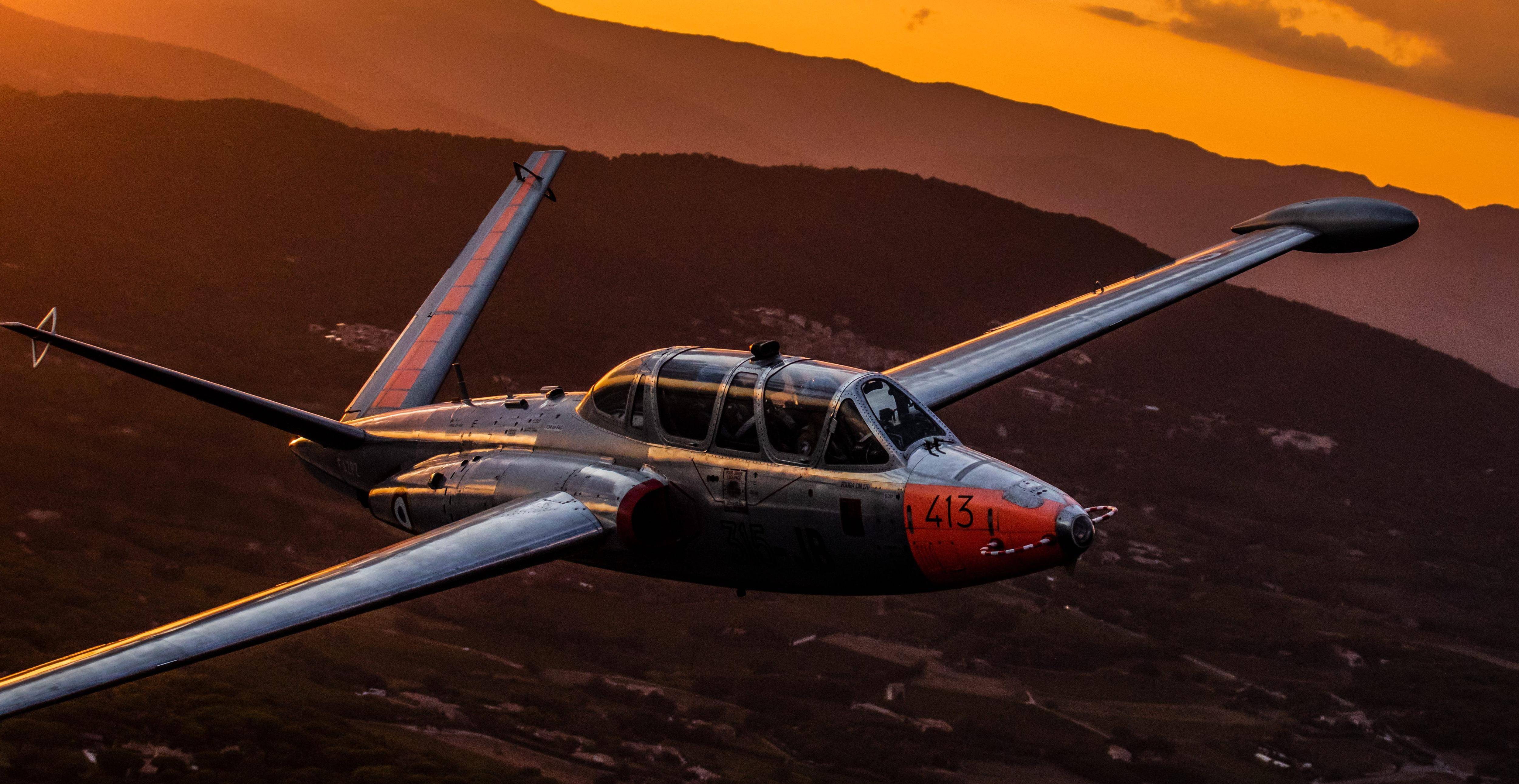 "Il connaissait son avion mieux que lui même": un ami rend hommage à Didier Berger, mort dans le crash de son Fouga Magister au Lavandou