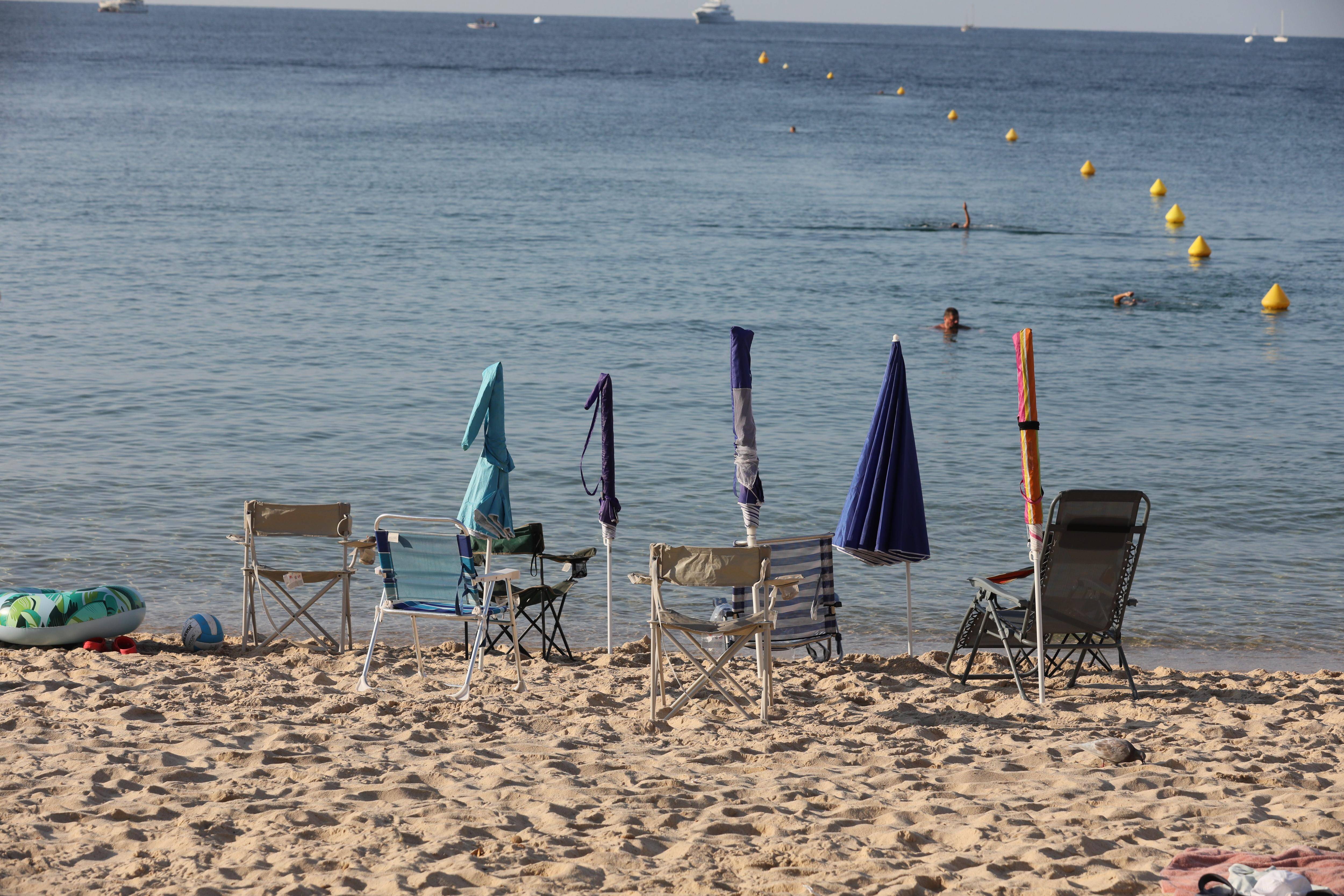 "Ces gens marquent leur territoire comme les chiens font pipi, c'est dingue!": à Antibes, la guerre des serviettes est déclarée