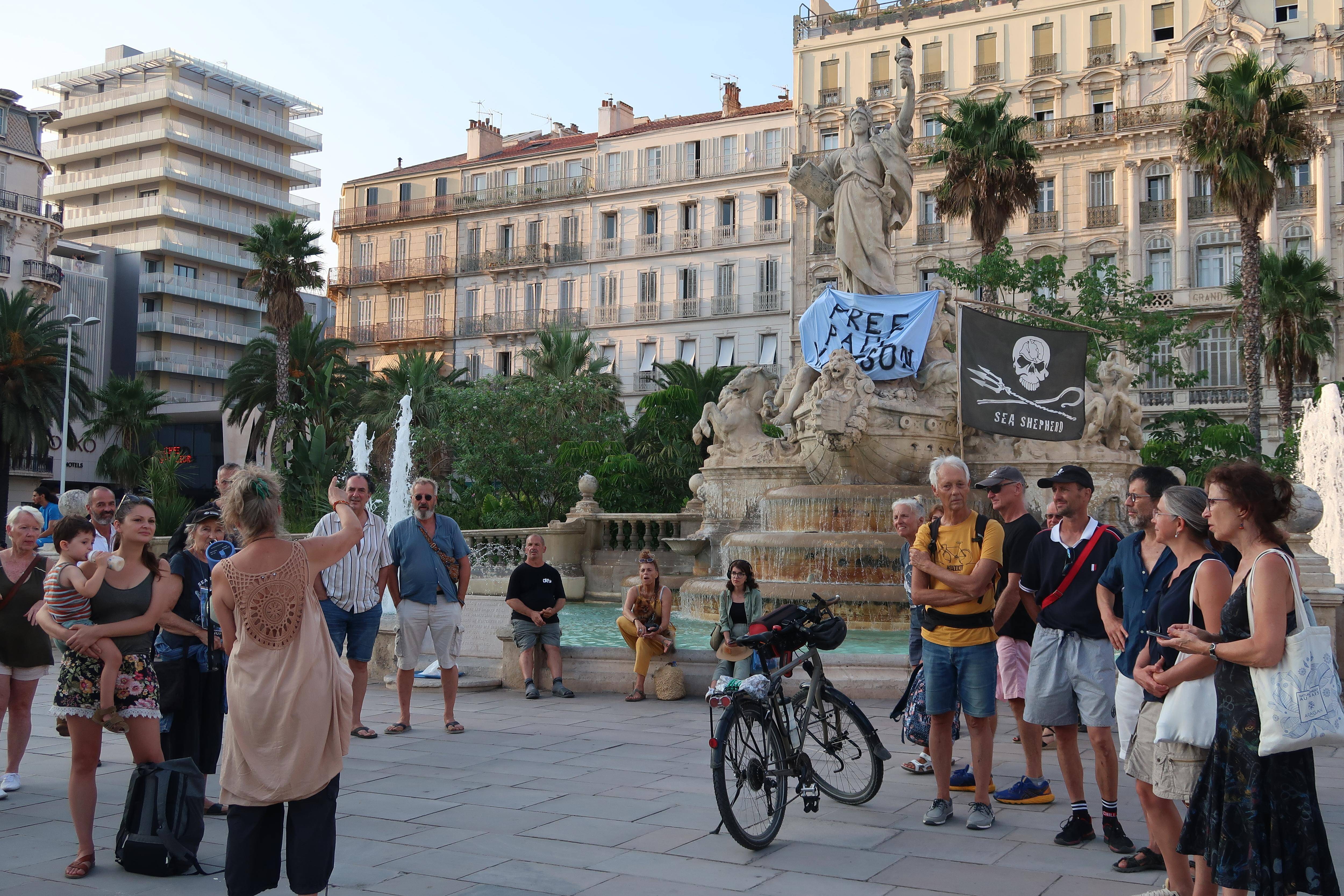 Les écolos toulonnais se sont rassemblés ce samedi à Toulon pour soutenir Paul Watson