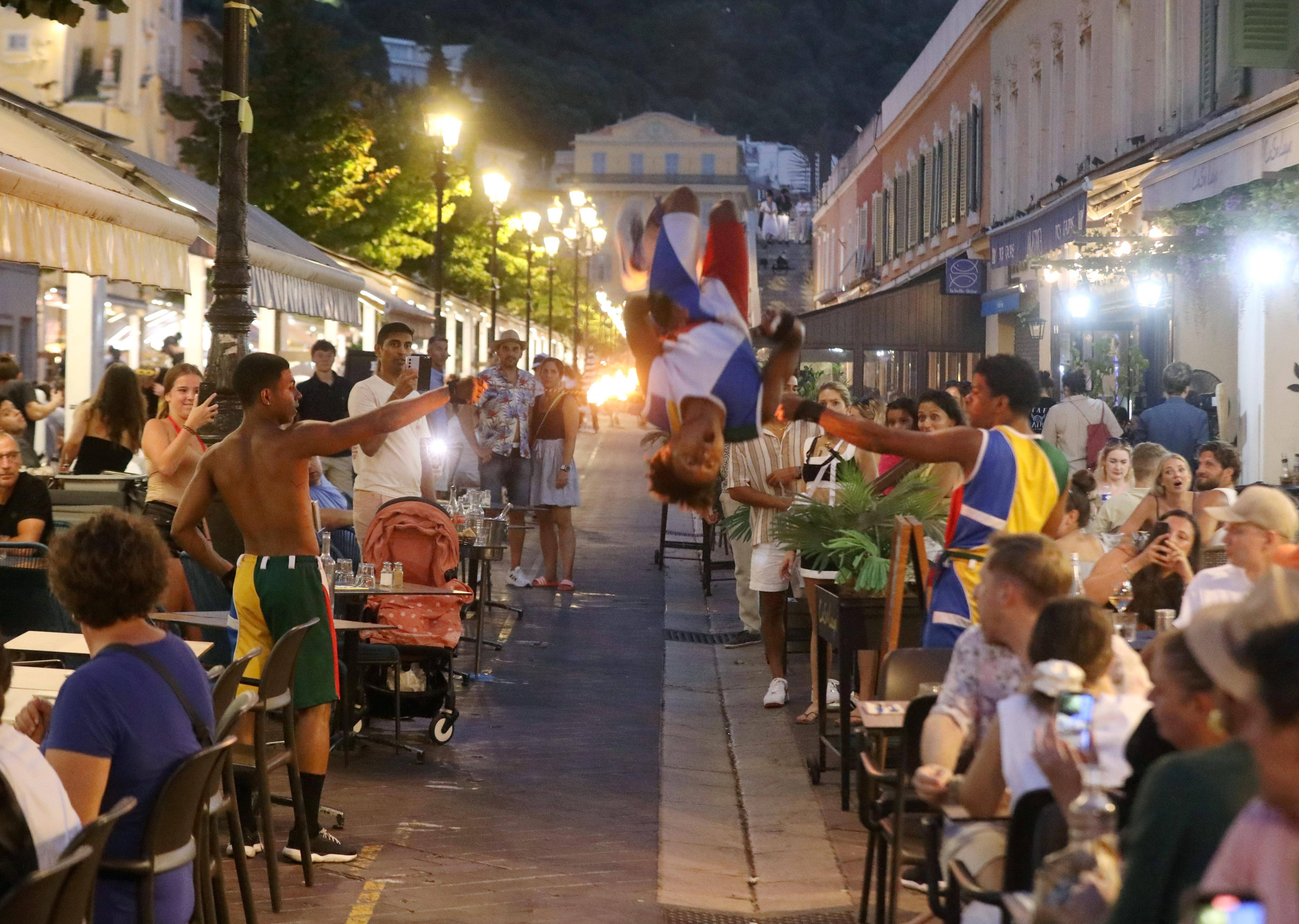 "On nous traite comme des voleurs": Nice interdit la capoeira dans plusieurs zones de la ville, les spectacles continuent la boule au ventre