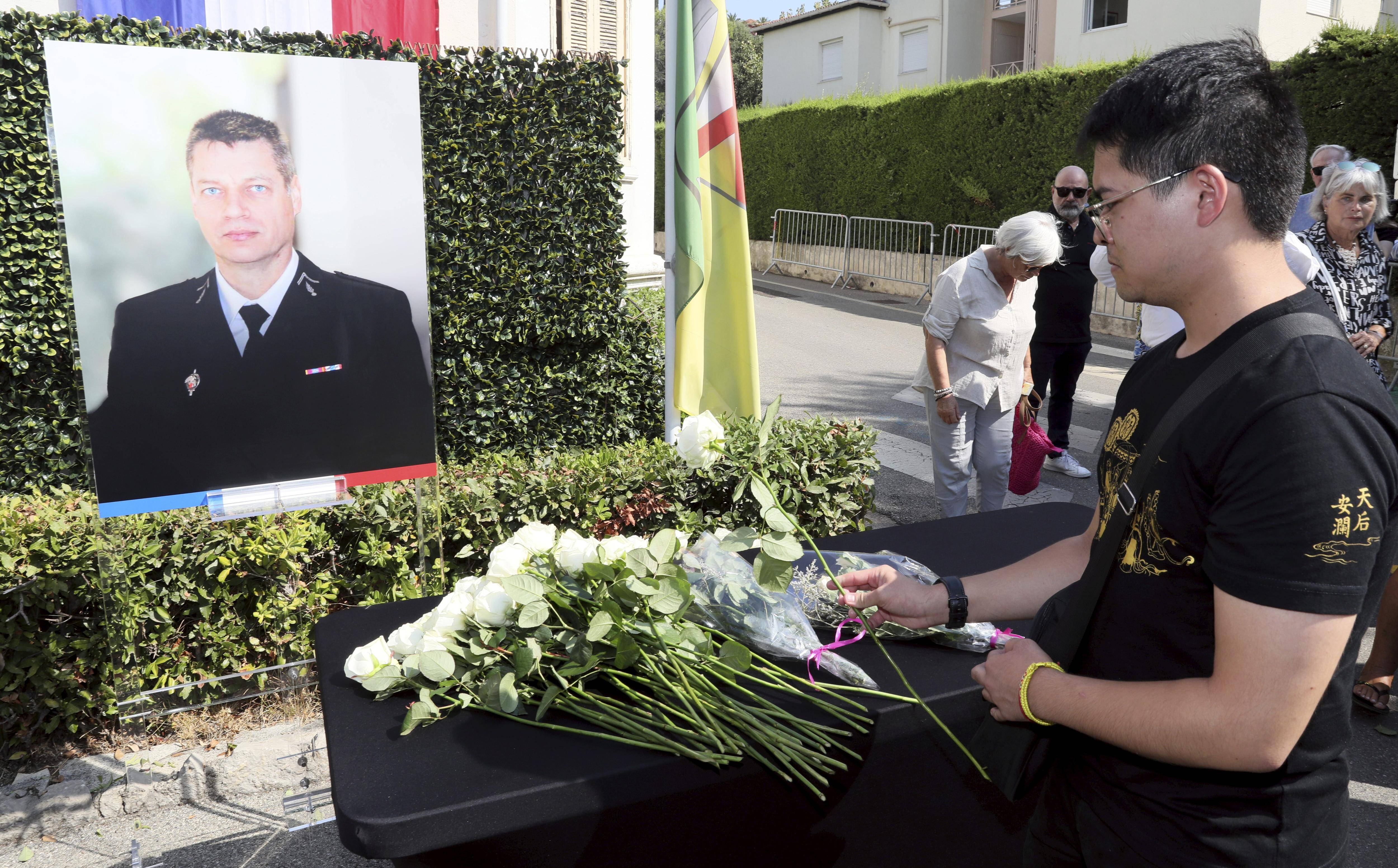 Ce lundi à Nice, hommage national au gendarme Eric Comyn à la caserne Ausseur, le cortège funéraire avenue Simone-Veil