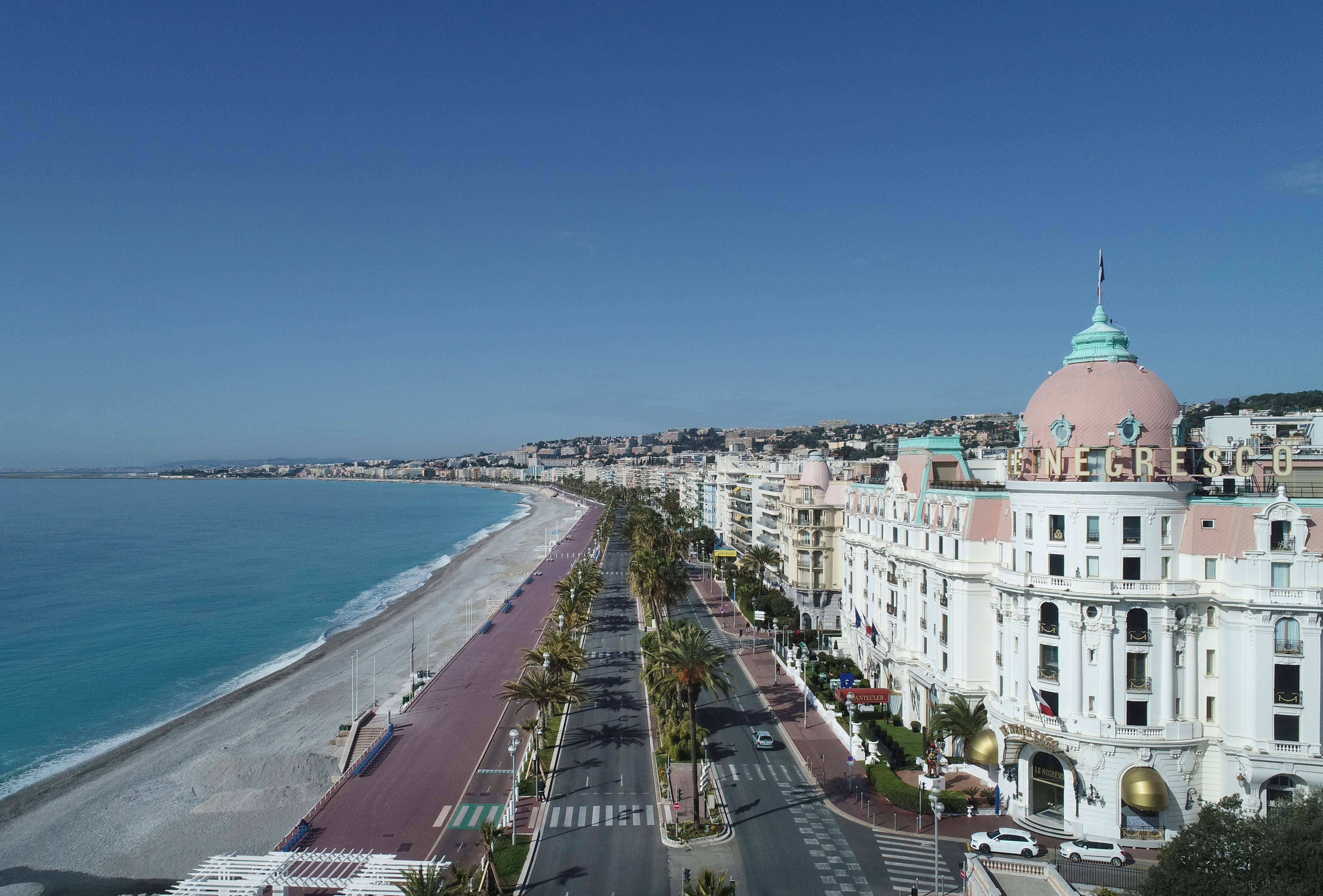 Envoyez-nous vos belles et anciennes photos de la Promenade des Anglais