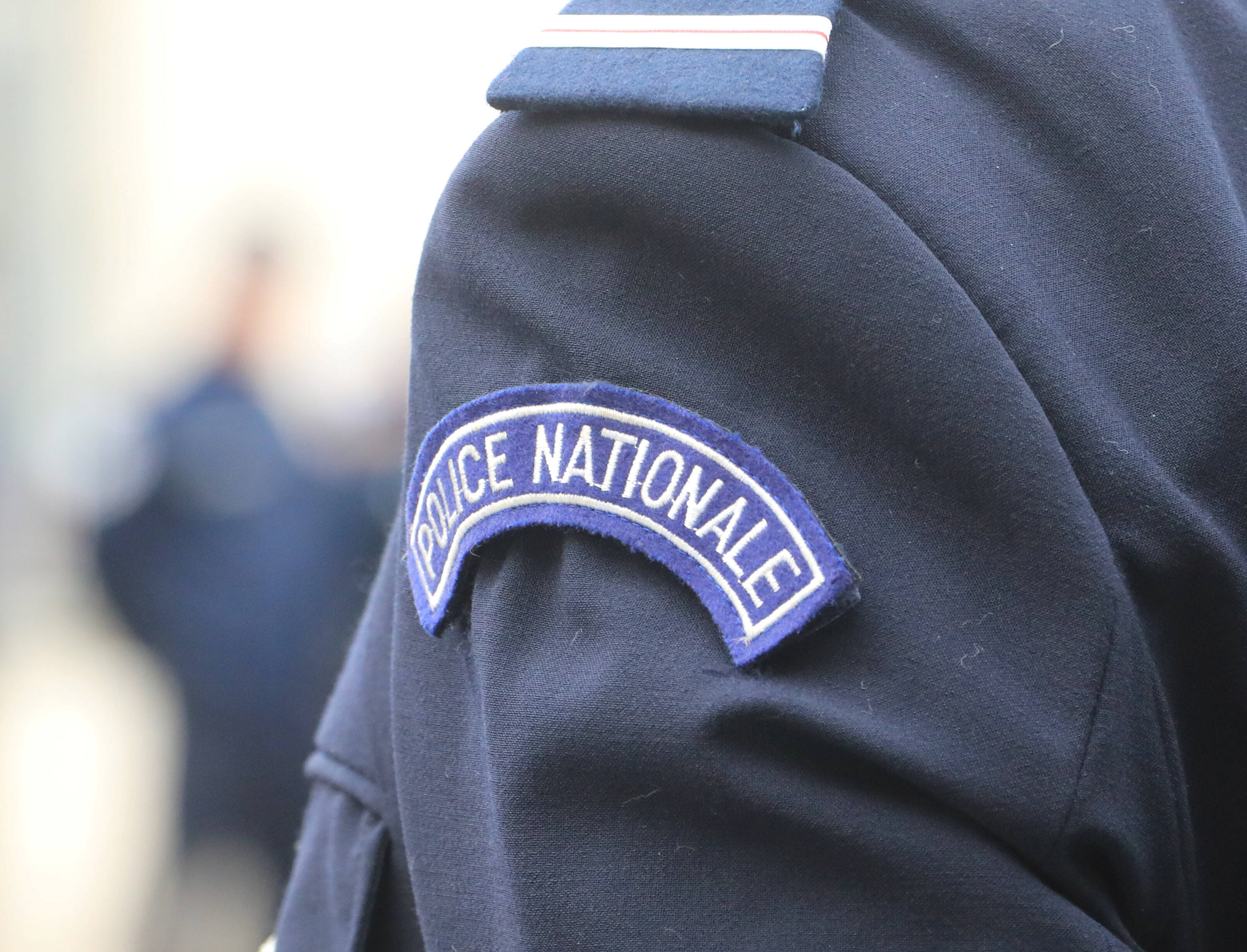 L'adolescent qui a percuté un policier à Mougins présenté à la justice, le parquet demande son placement en centre éducatif fermé