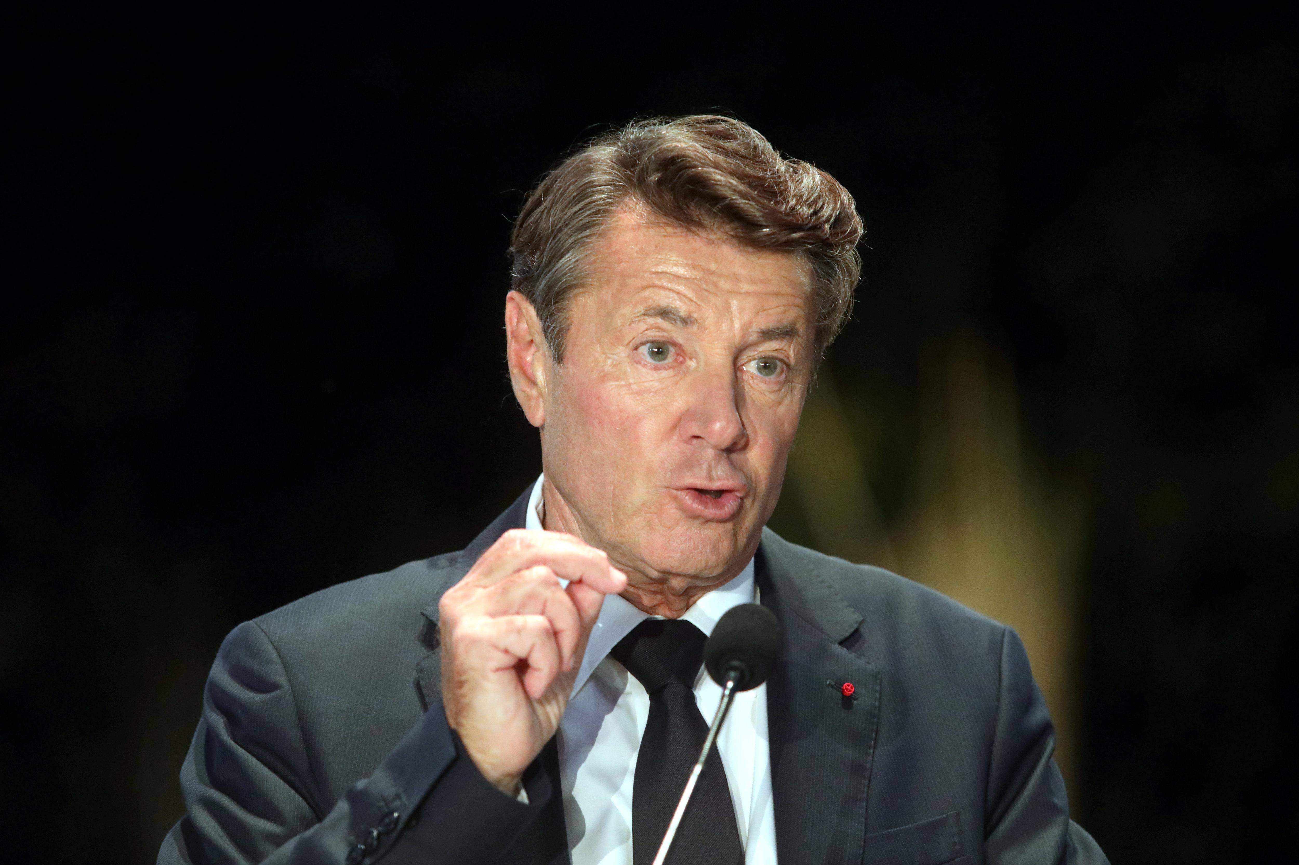 "Aucune pudeur et aucune décence": le maire de Grenoble réagit vivement aux critiques de Christian Estrosi et lui reproche de relayer une fausse information