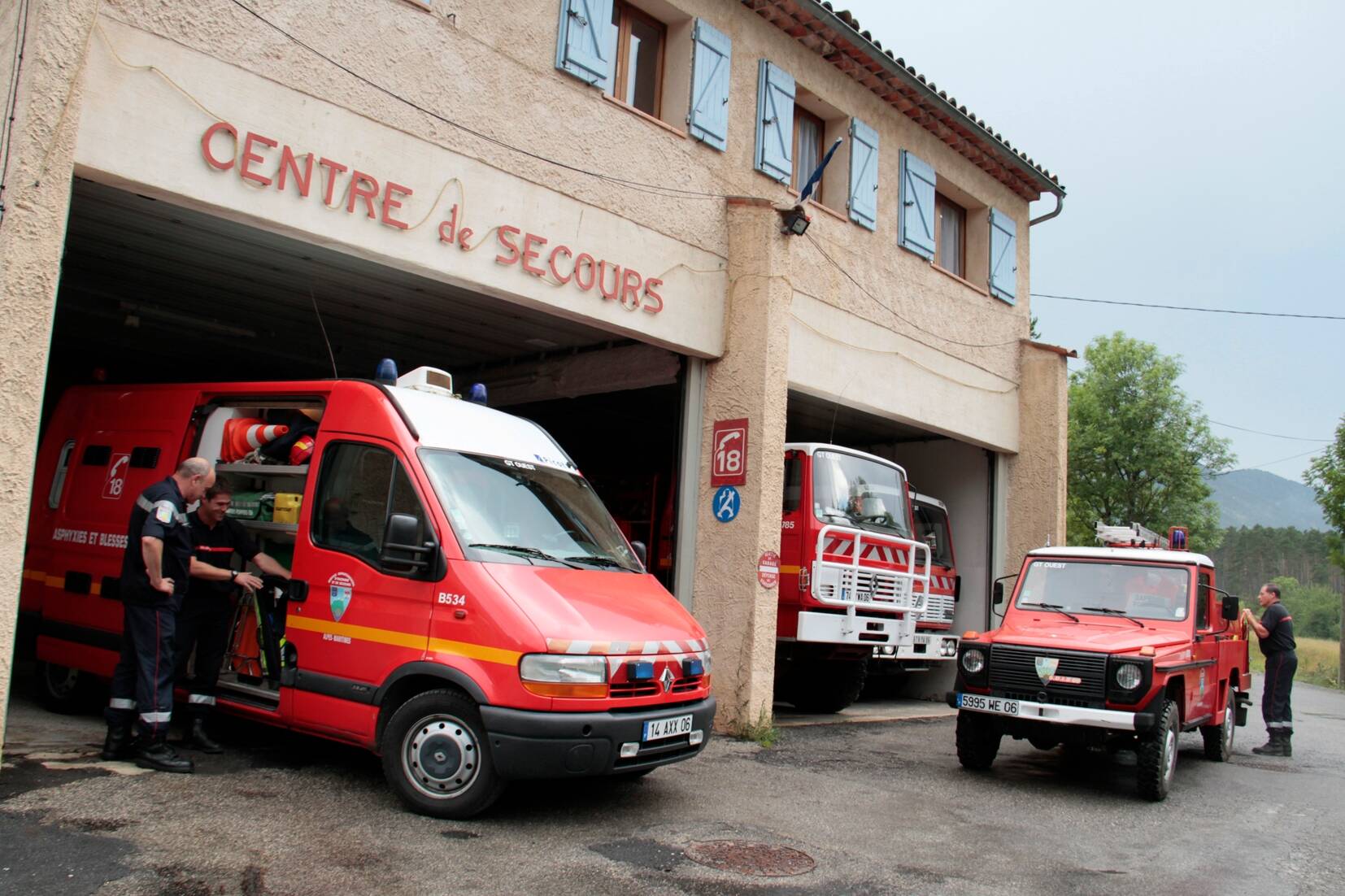 "Il n'a jamais été question de fermer", la rumeur qui a mis le feu à la caserne de pompiers de ce village du haut-pays
