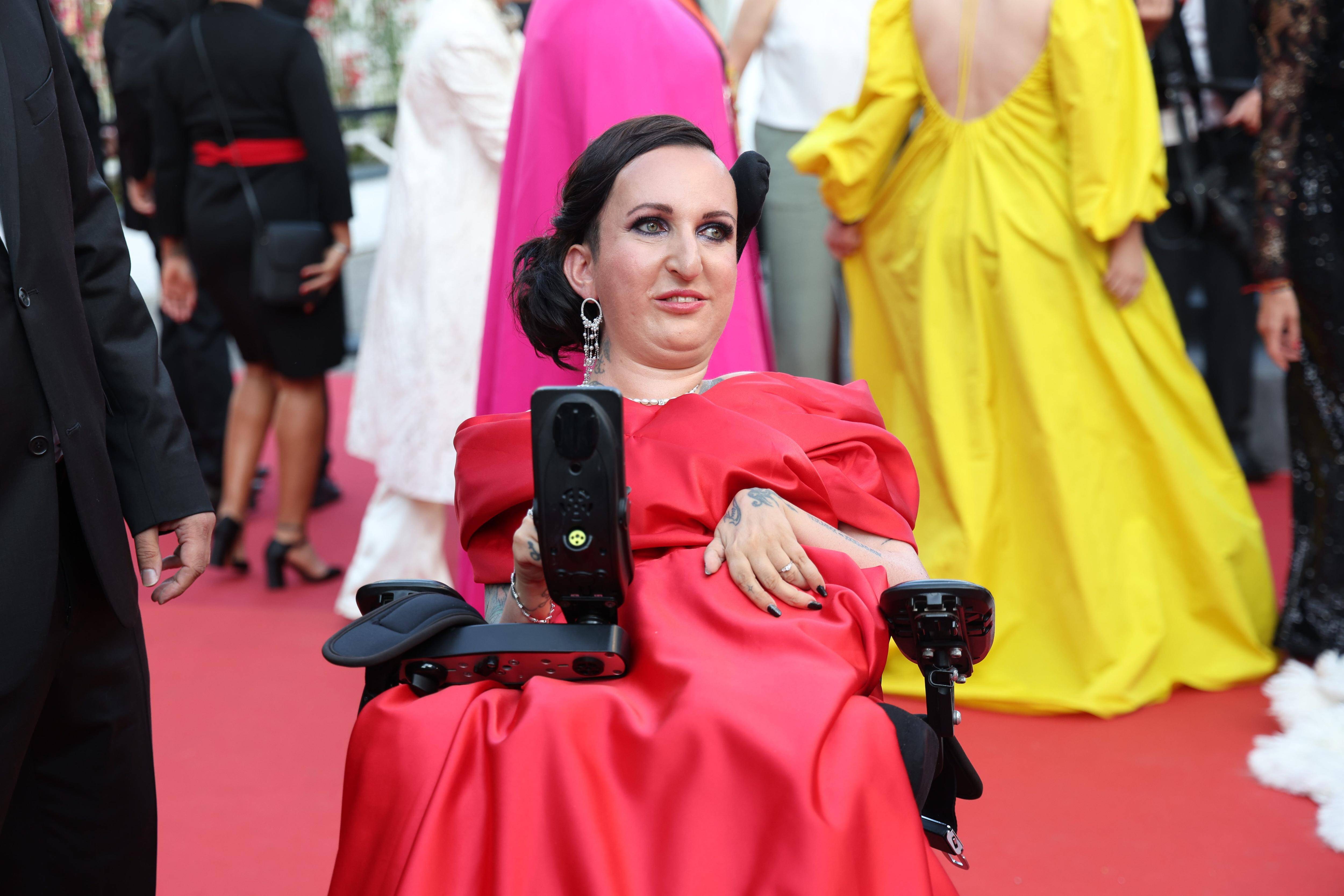 Lucie Carrasco et Jérémy Michalak en tournage à Cannes ce vendredi pour France 5