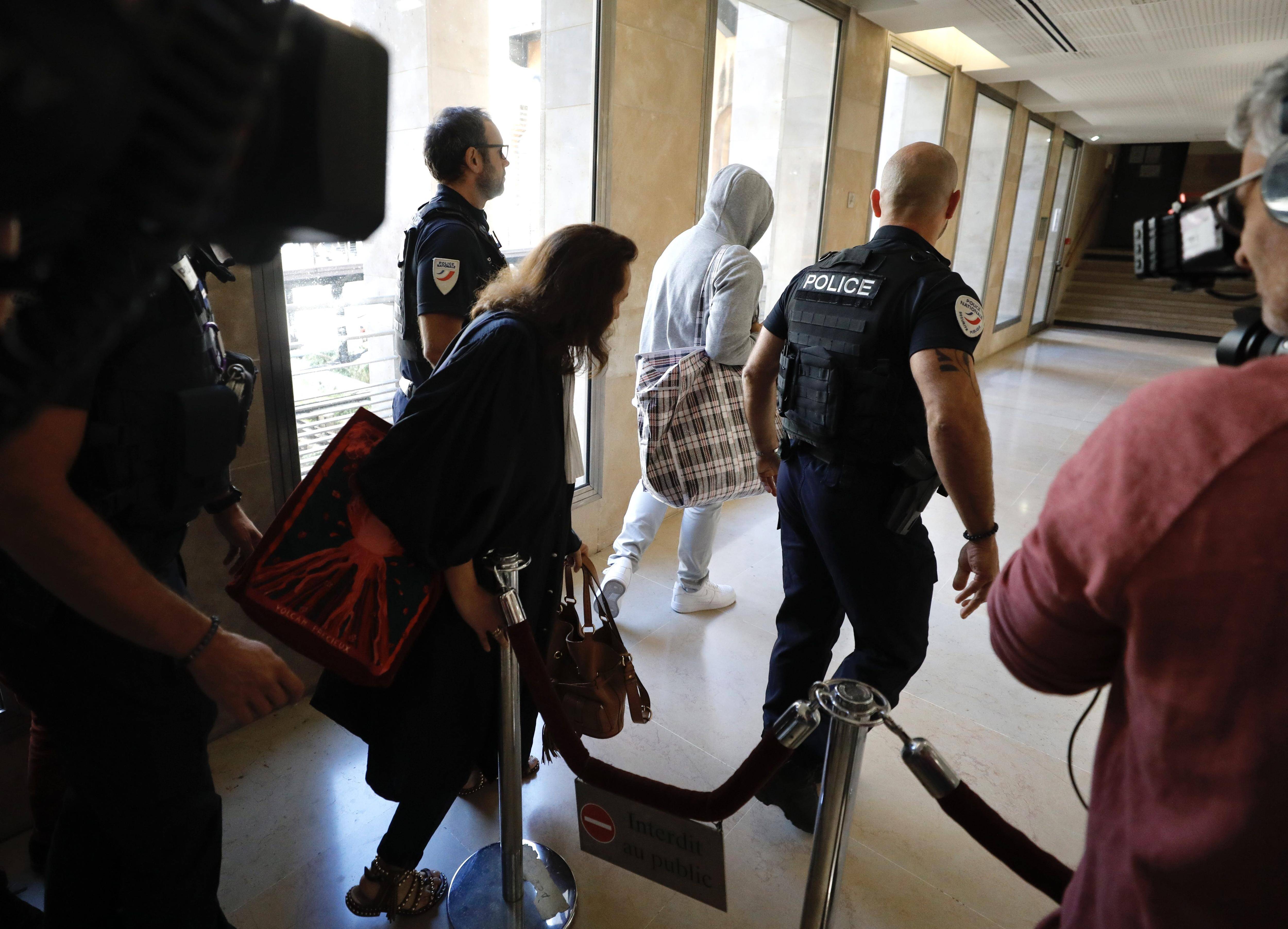 Le jeune motard qui a mortellement percuté la petite Kamilya à Vallauris reste en liberté sous contrôle judiciaire