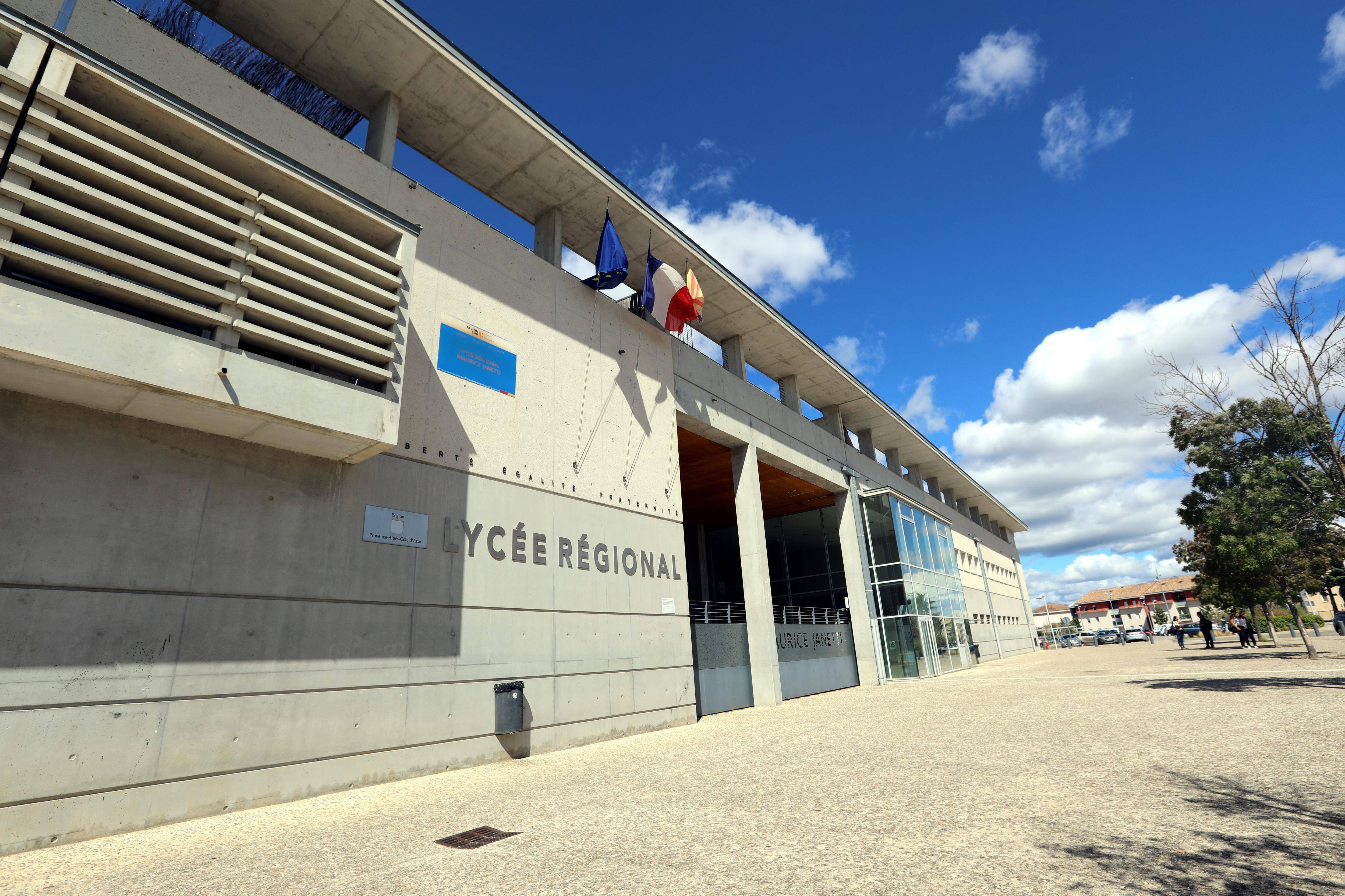 Il sort un couteau lors d'une bagarre devant le lycée Janetti à Saint-Maximin, un jeune de 17 ans interpellé